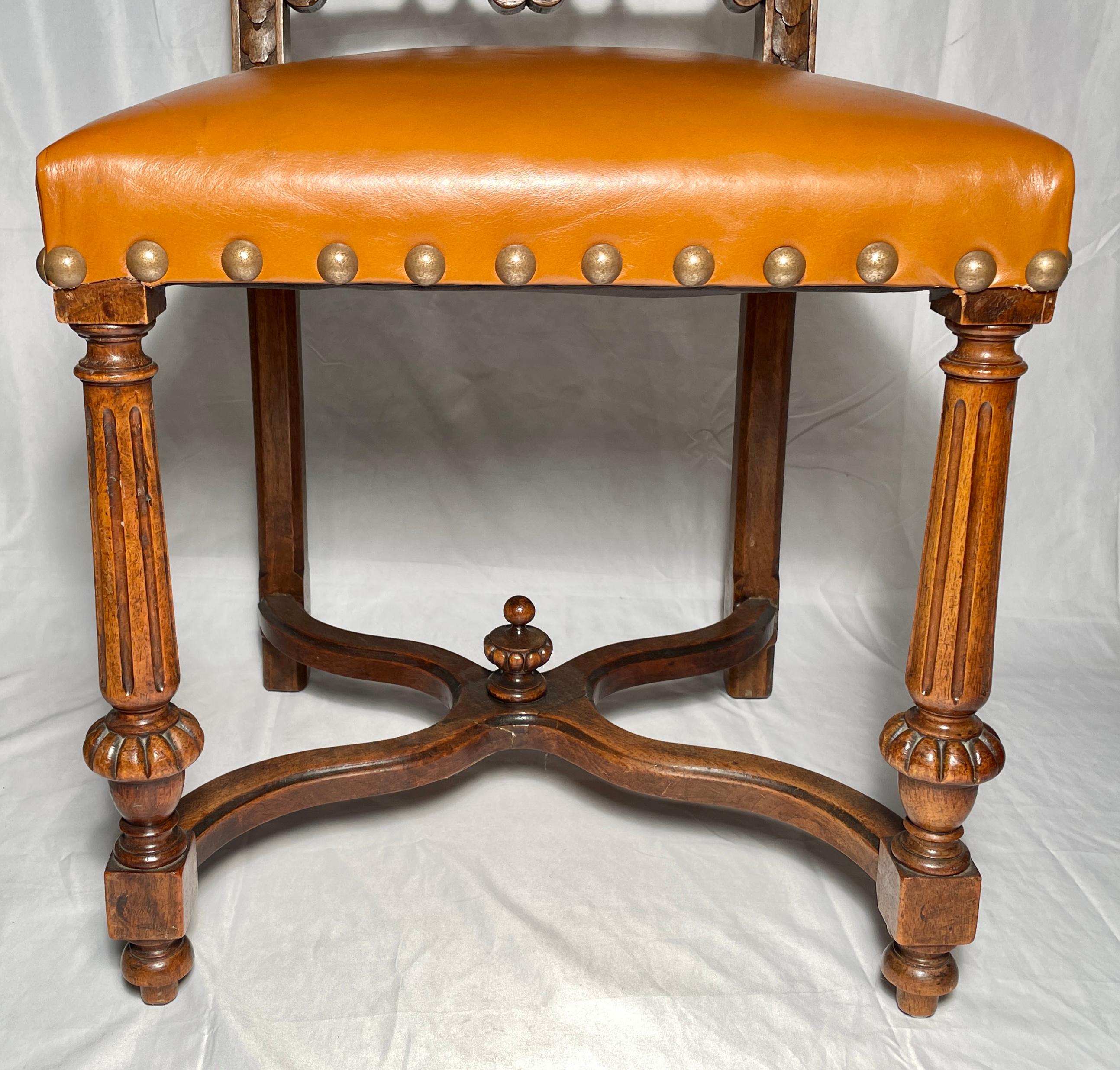 Satz von 8 antiken französischen „Francois Premier“-Esszimmerstühlen aus Nussbaumholz, um 1880. (19. Jahrhundert) im Angebot