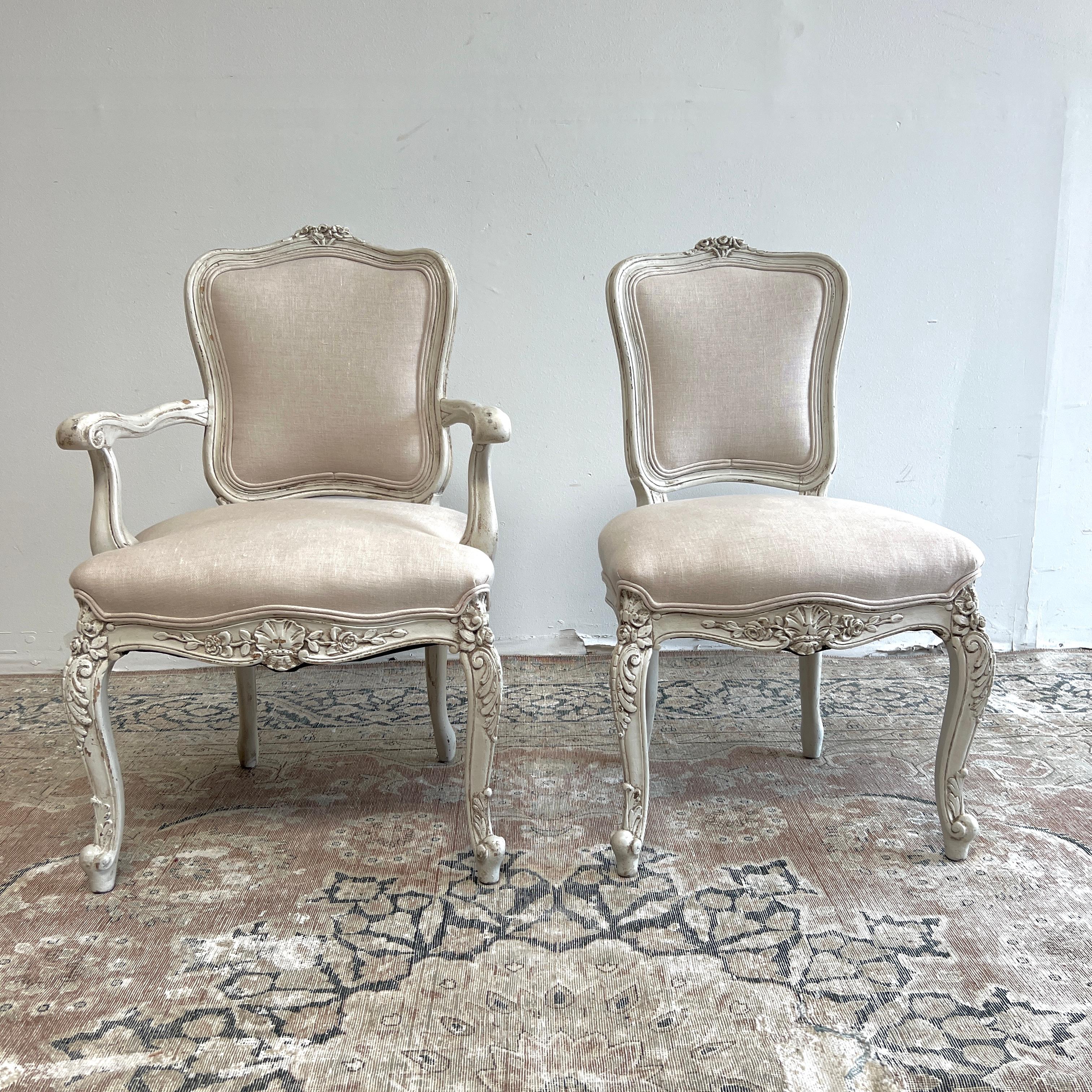 Set of 8 Antique French Louis XV Style Dining Chairs in Irish Oatmeal Linen In Good Condition In Brea, CA