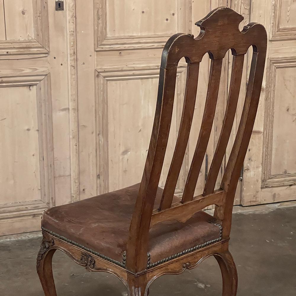 Ensemble de 8 chaises de salle à manger anciennes Louis XIV en liège en vente 9