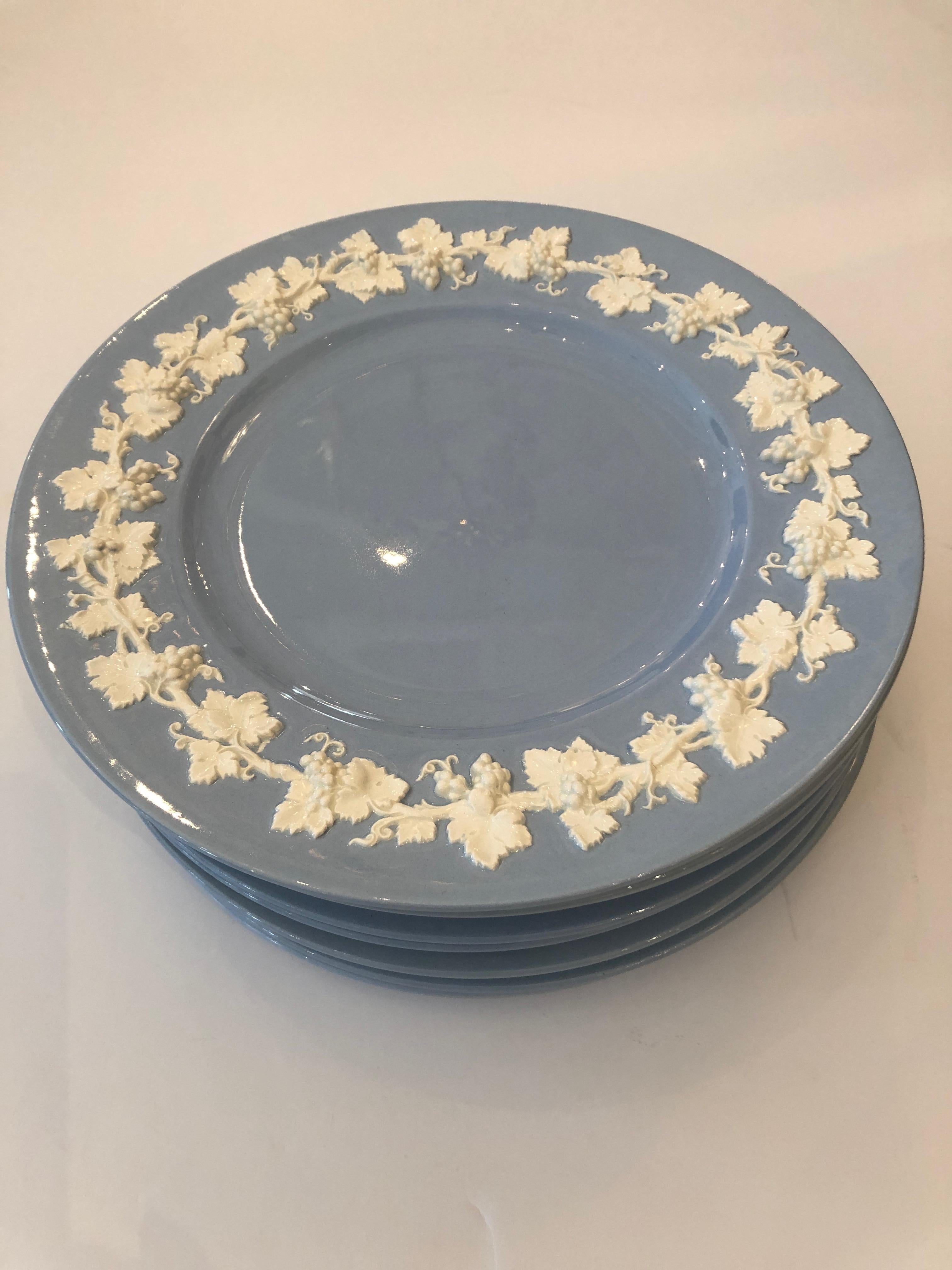 Mid-20th Century Set of 8 Antique Pretty Wedgewood Lavender Blue Dinner Plates