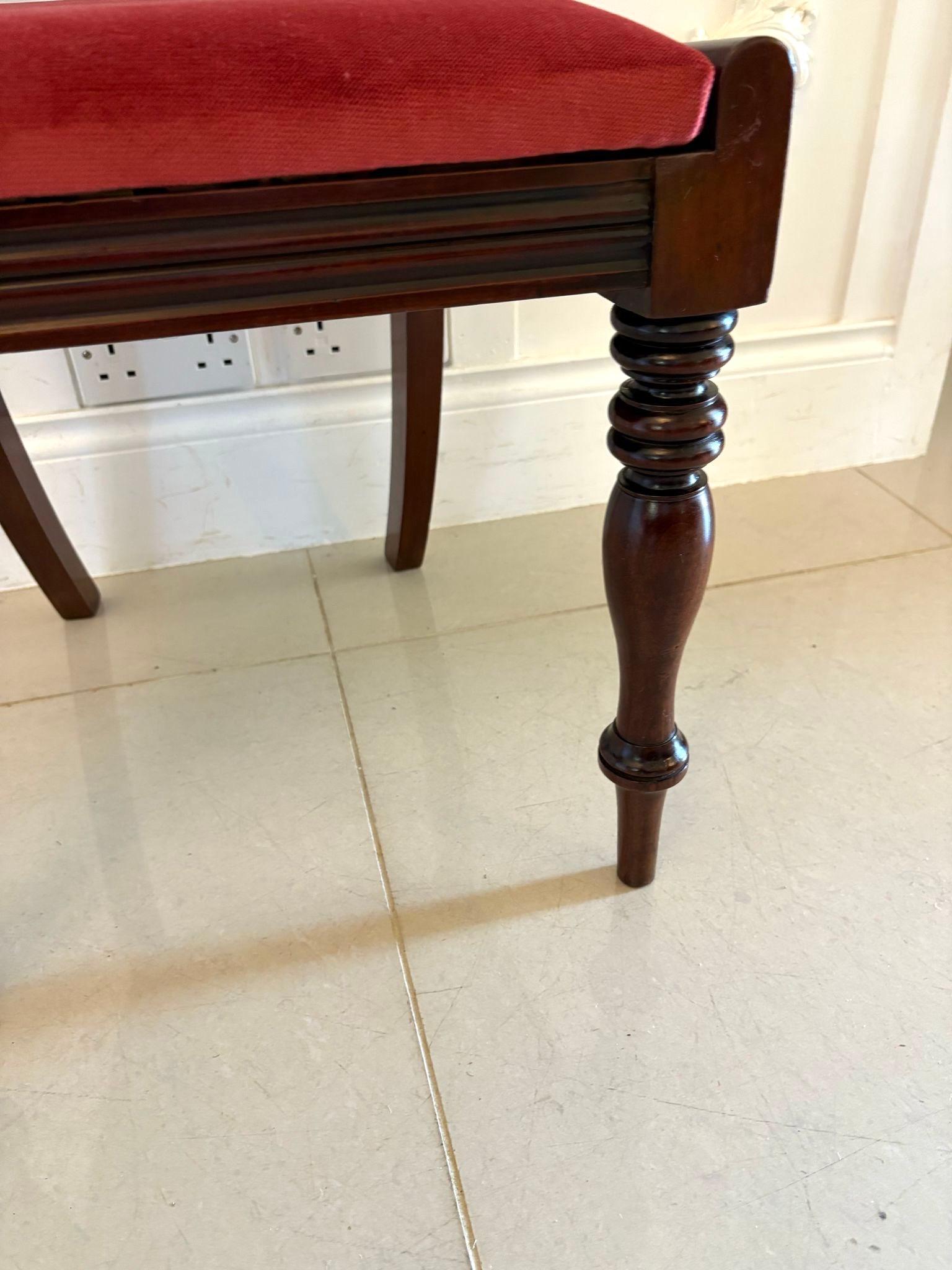Set di 8 sedie da pranzo in mogano antico di qualità Regency in vendita 4