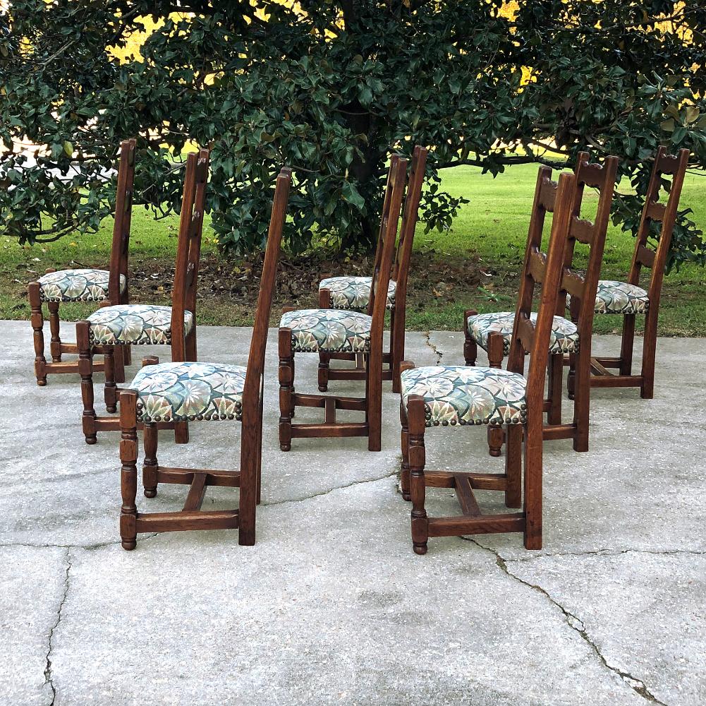 Français Ensemble de 8 chaises de salle à manger rustiques antiques en vente