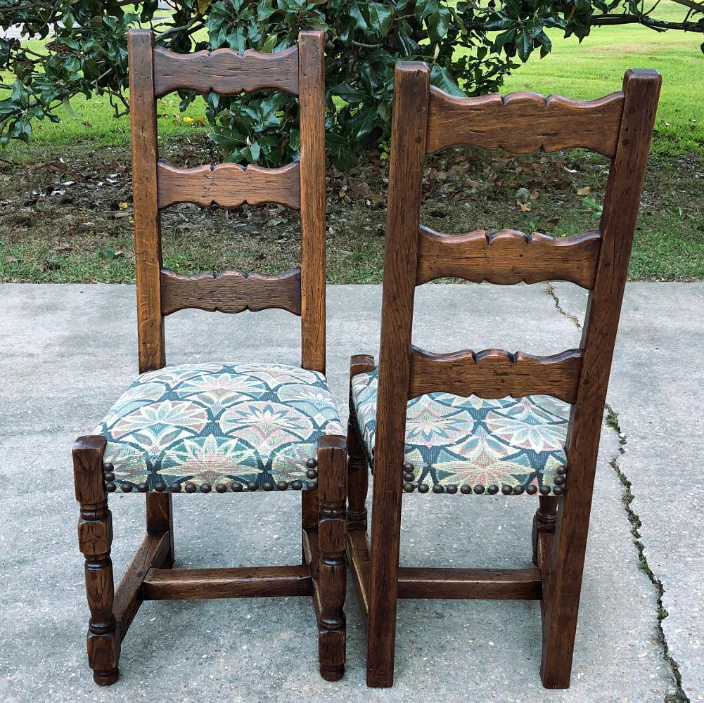 Chêne Ensemble de 8 chaises de salle à manger rustiques antiques en vente