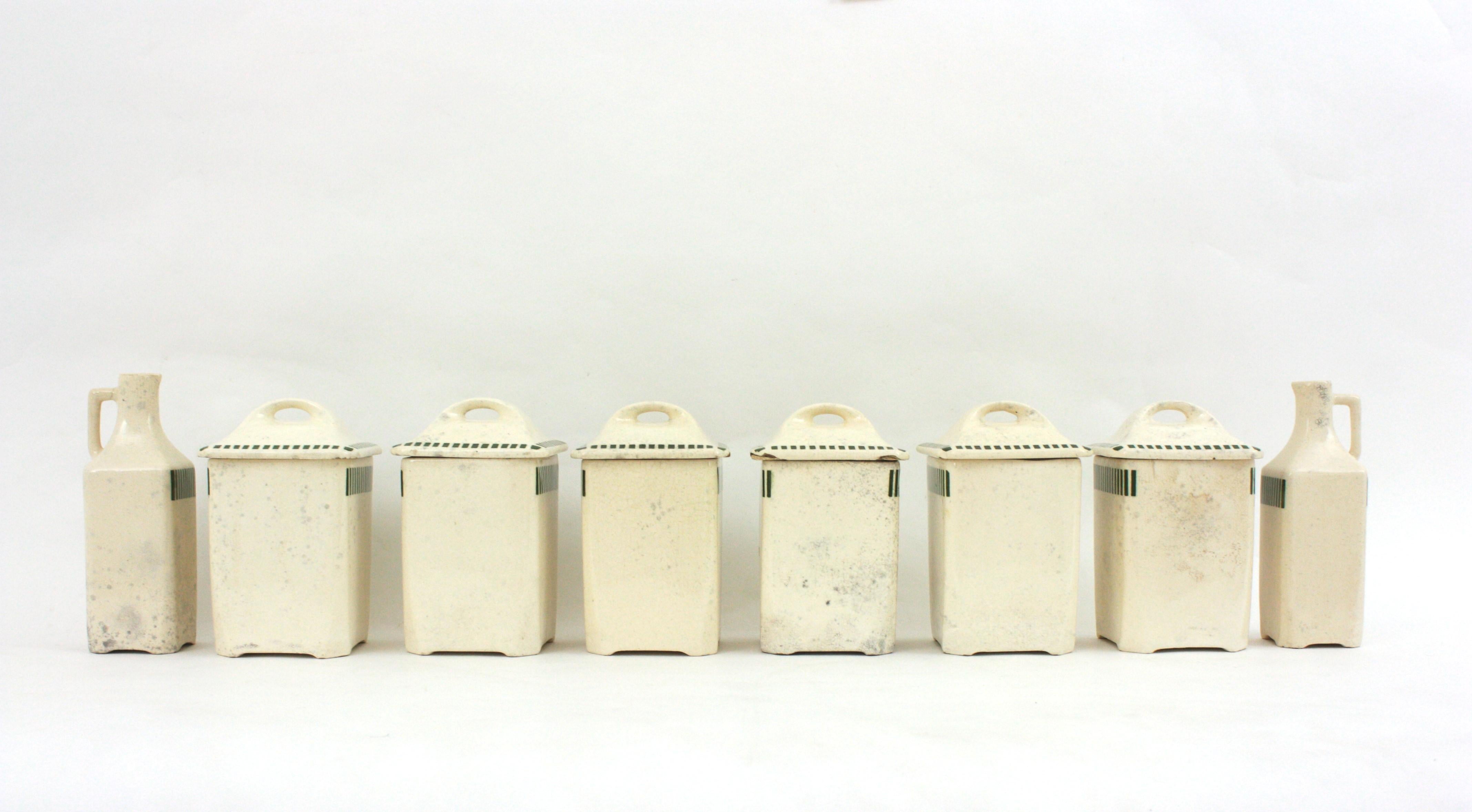 Set di 8 barattoli da cucina in ceramica spagnola antichi / barattoli di stoccaggio in vendita 9