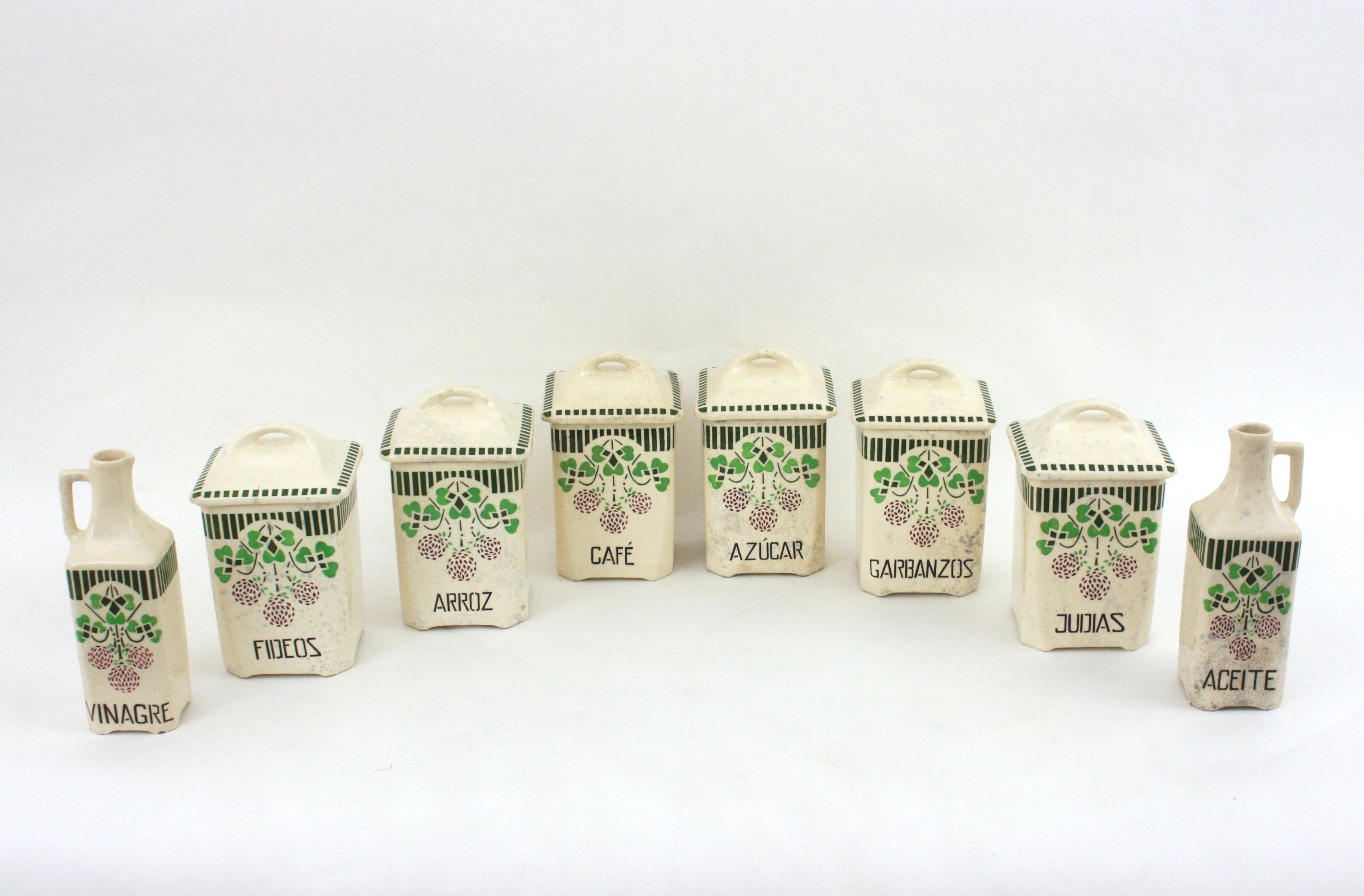 Spagnolo Set di 8 barattoli da cucina in ceramica spagnola antichi / barattoli di stoccaggio in vendita