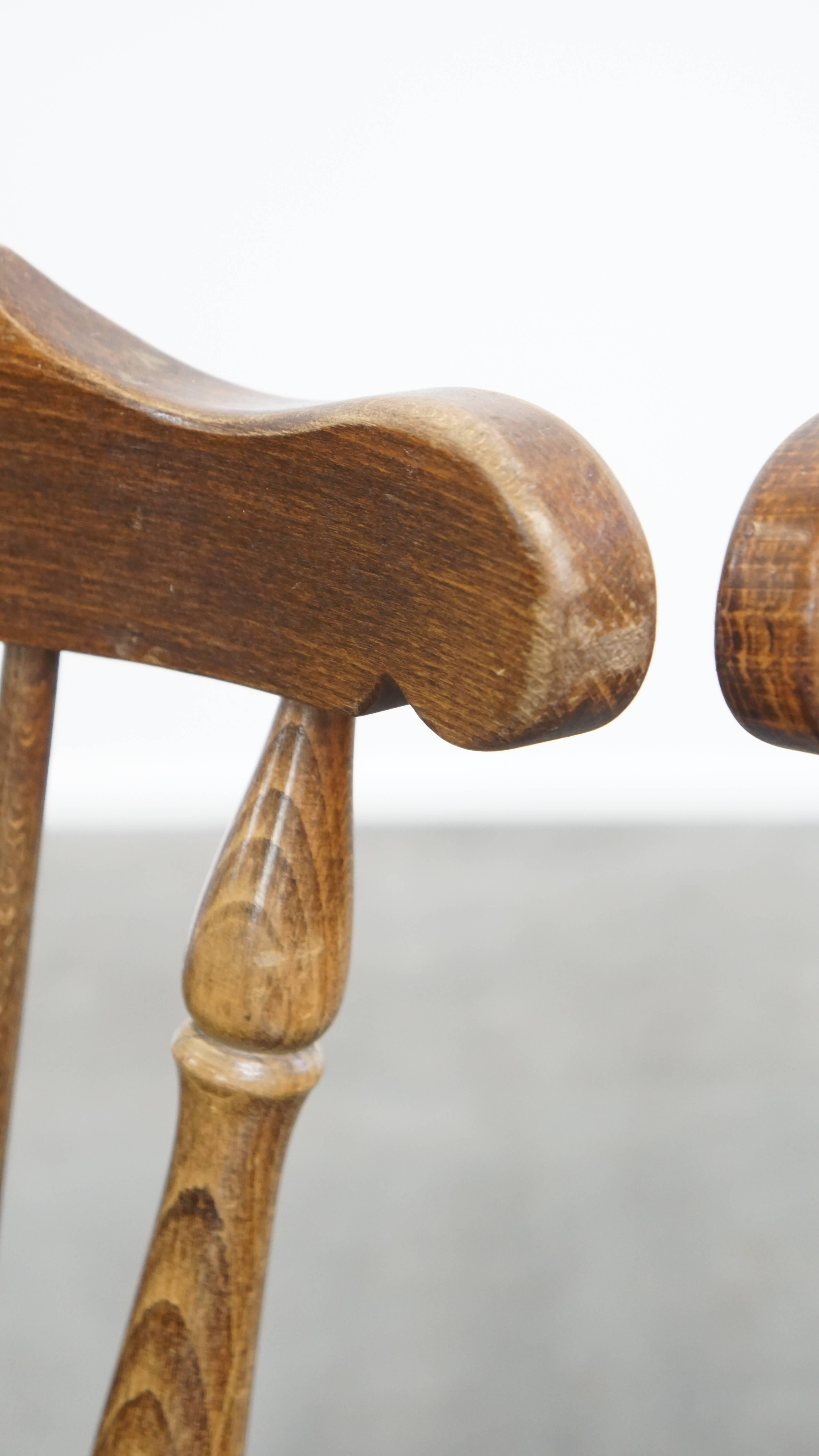 Ensemble de 8 chaises à fuseau en bois antique en vente 5