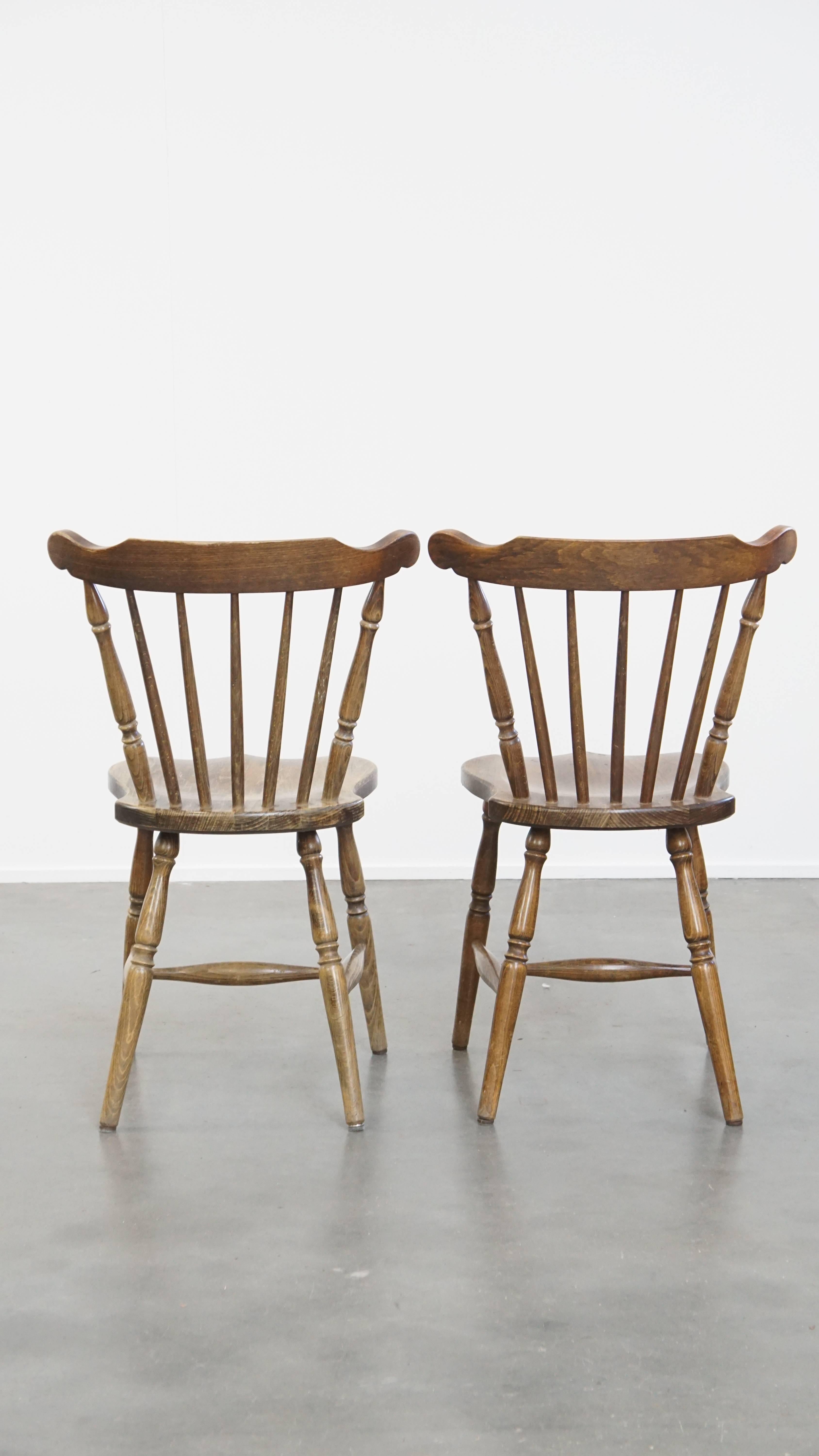 Fait main Ensemble de 8 chaises à fuseau en bois antique en vente