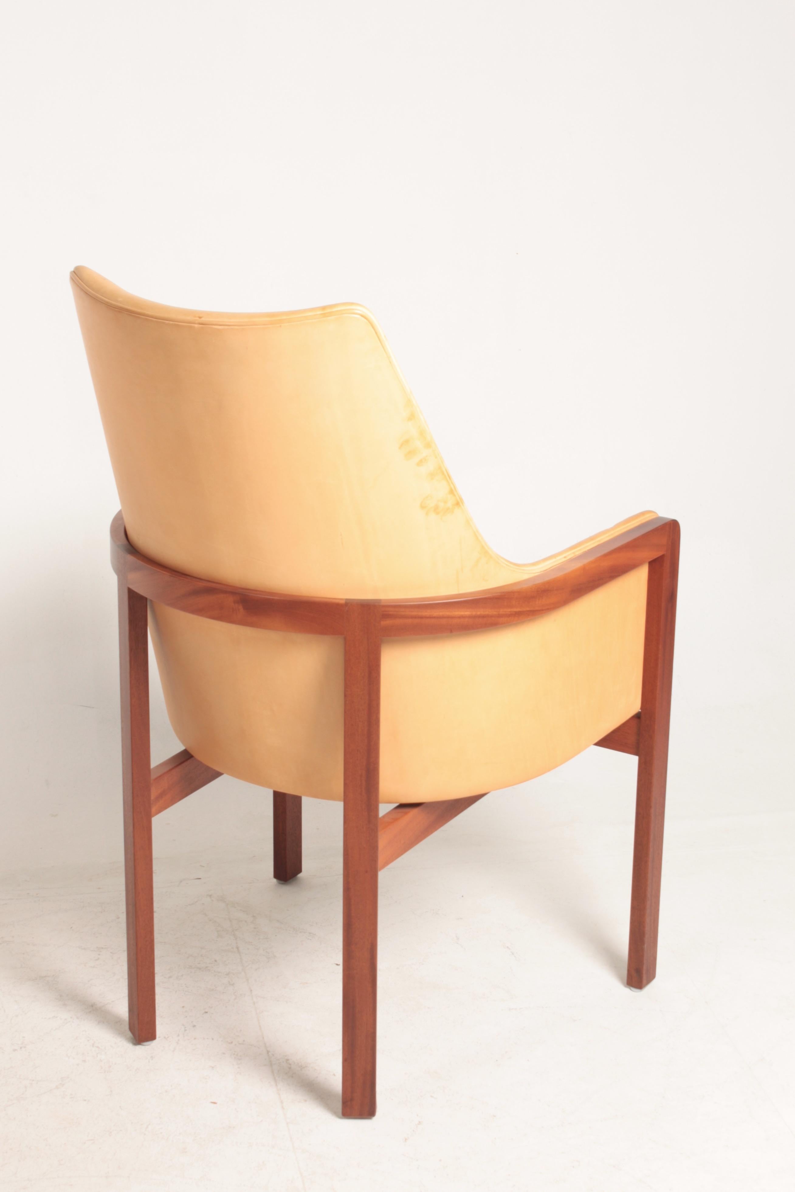 Set of 8 Arm Chairs in Patinated Leather by Bernt, 1990s In Good Condition In Lejre, DK
