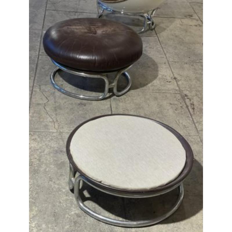 Mid-Century moderno Set di 8 poltrone e pouf di Michel Cadestin per Airborne, 1970 in vendita