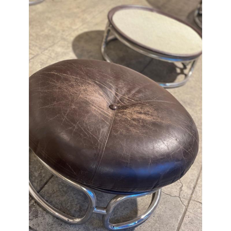 Set di 8 poltrone e pouf di Michel Cadestin per Airborne, 1970 In condizioni deteriorate in vendita a Andrézieux-Bouthéon, FR