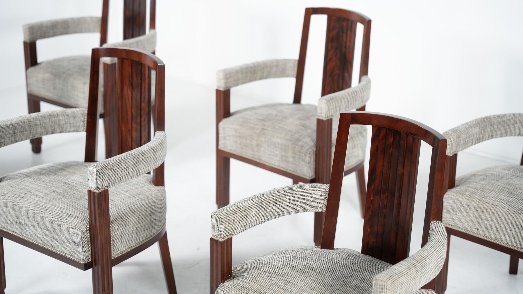 Ensemble de 8 fauteuils de style Art déco, nouvelle tapisserie Bon état - En vente à Brussels, BE