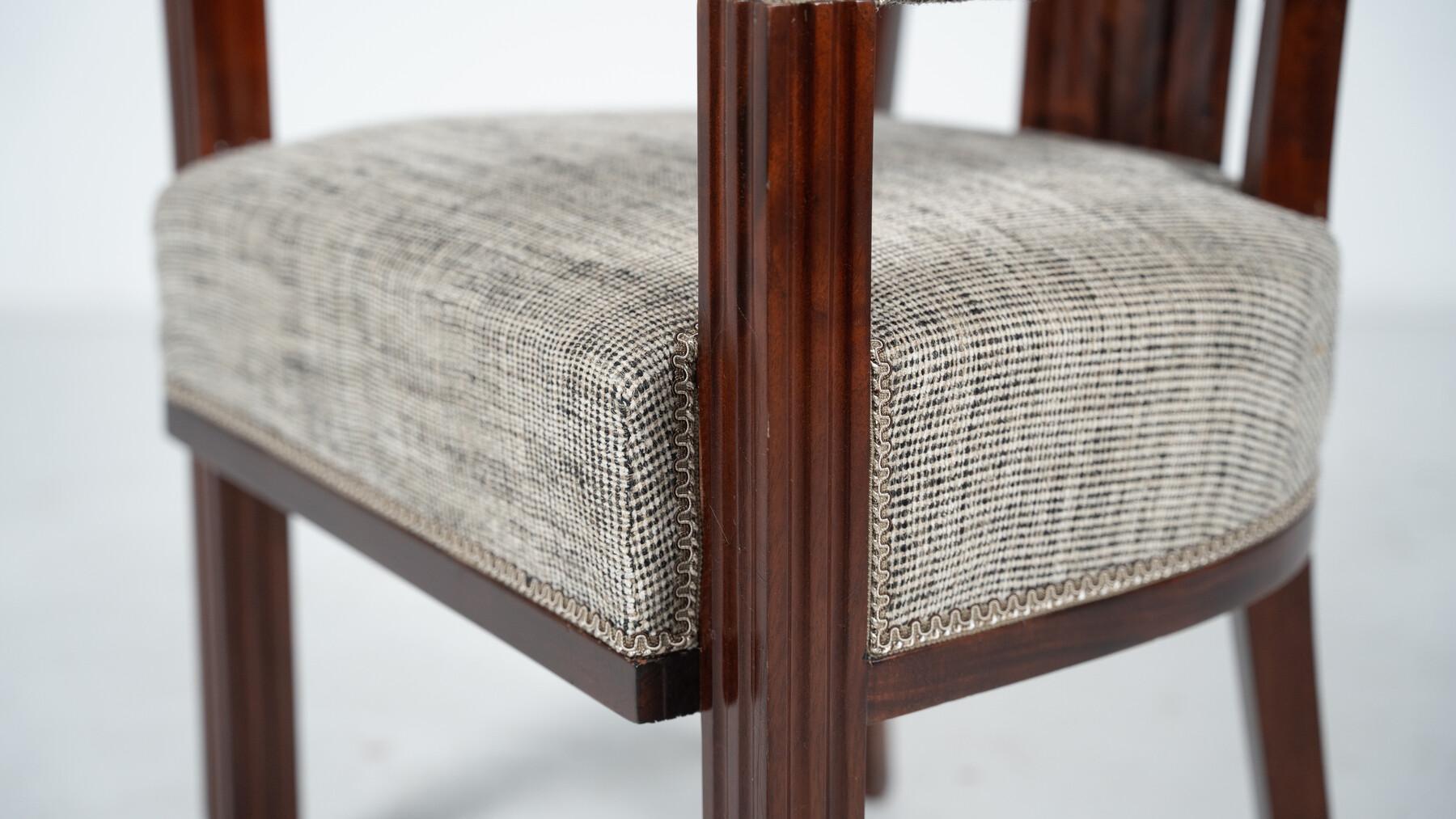 Ensemble de 8 fauteuils de style Art déco, nouvelle tapisserie en vente 4