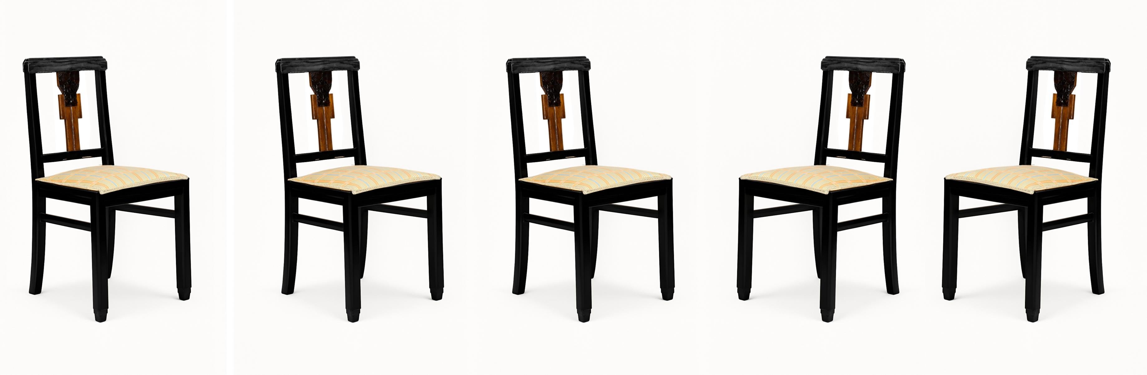 Portugais Ensemble de 8 chaises Art Déco en laque noire, (1939-1949), portugaises en vente
