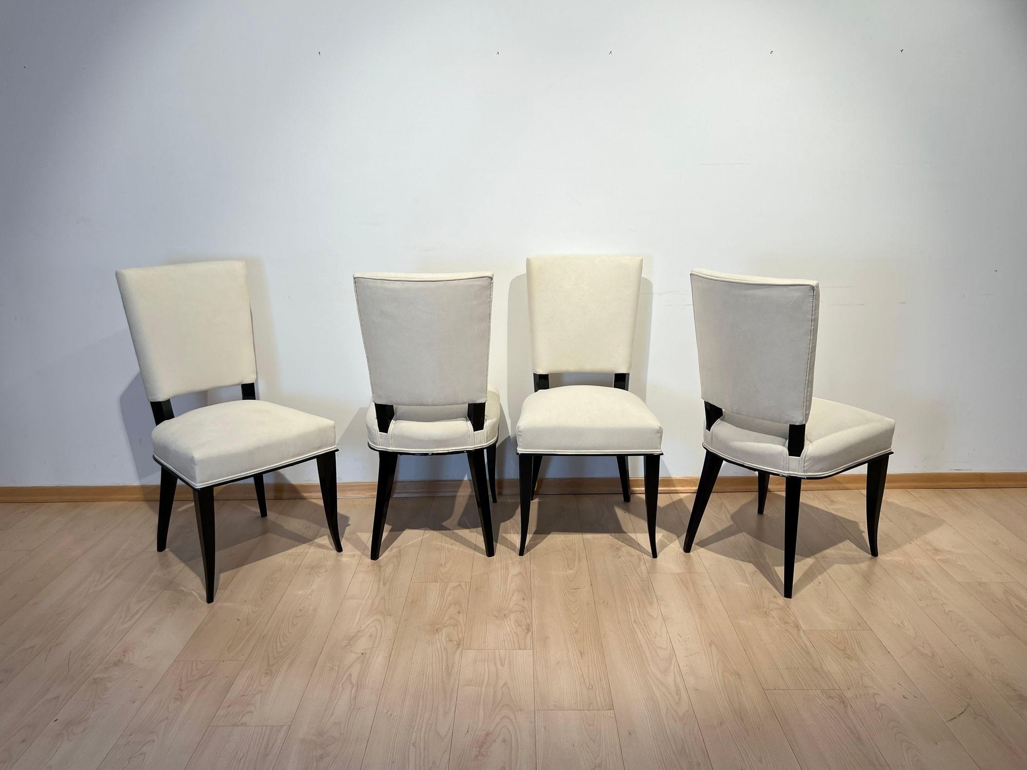 Ensemble de 8 chaises Art Déco, laque noire, velours crème, France circa 1930 en vente 3