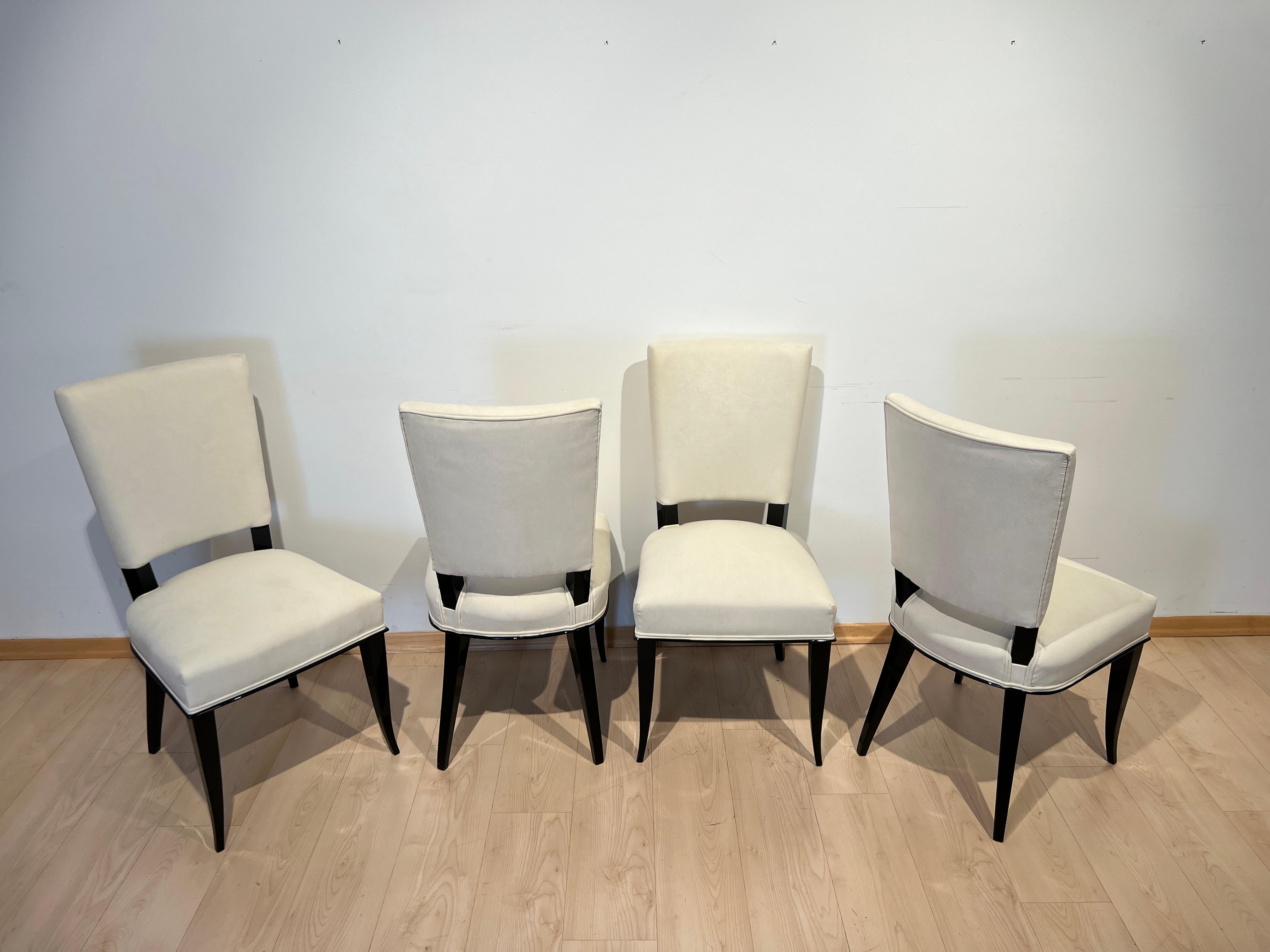 Set di 8 sedie da pranzo Art Deco, lacca nera, creme velour, Francia circa 1930 in vendita 3
