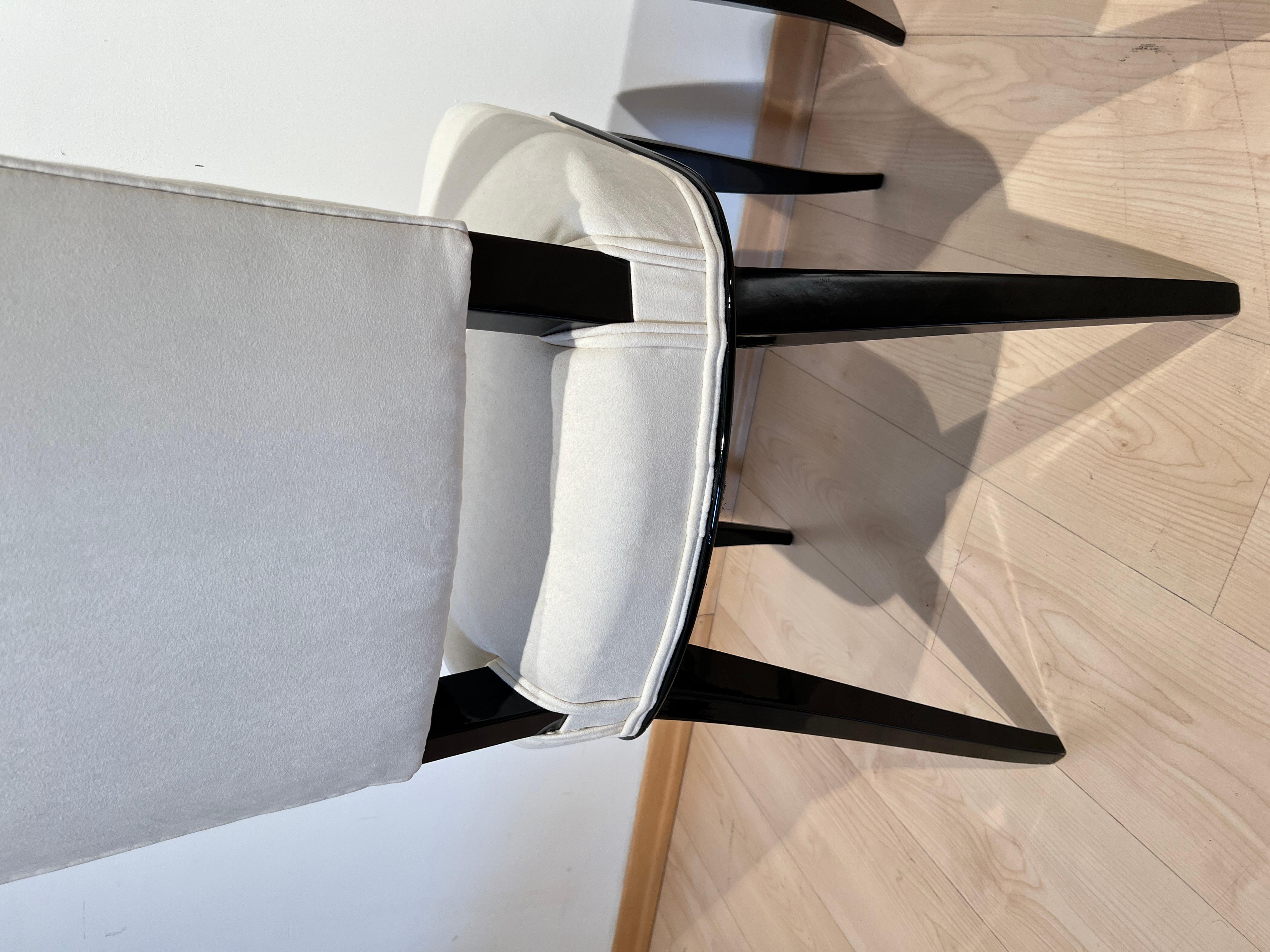 Set di 8 sedie da pranzo Art Deco, lacca nera, creme velour, Francia circa 1930 in vendita 7