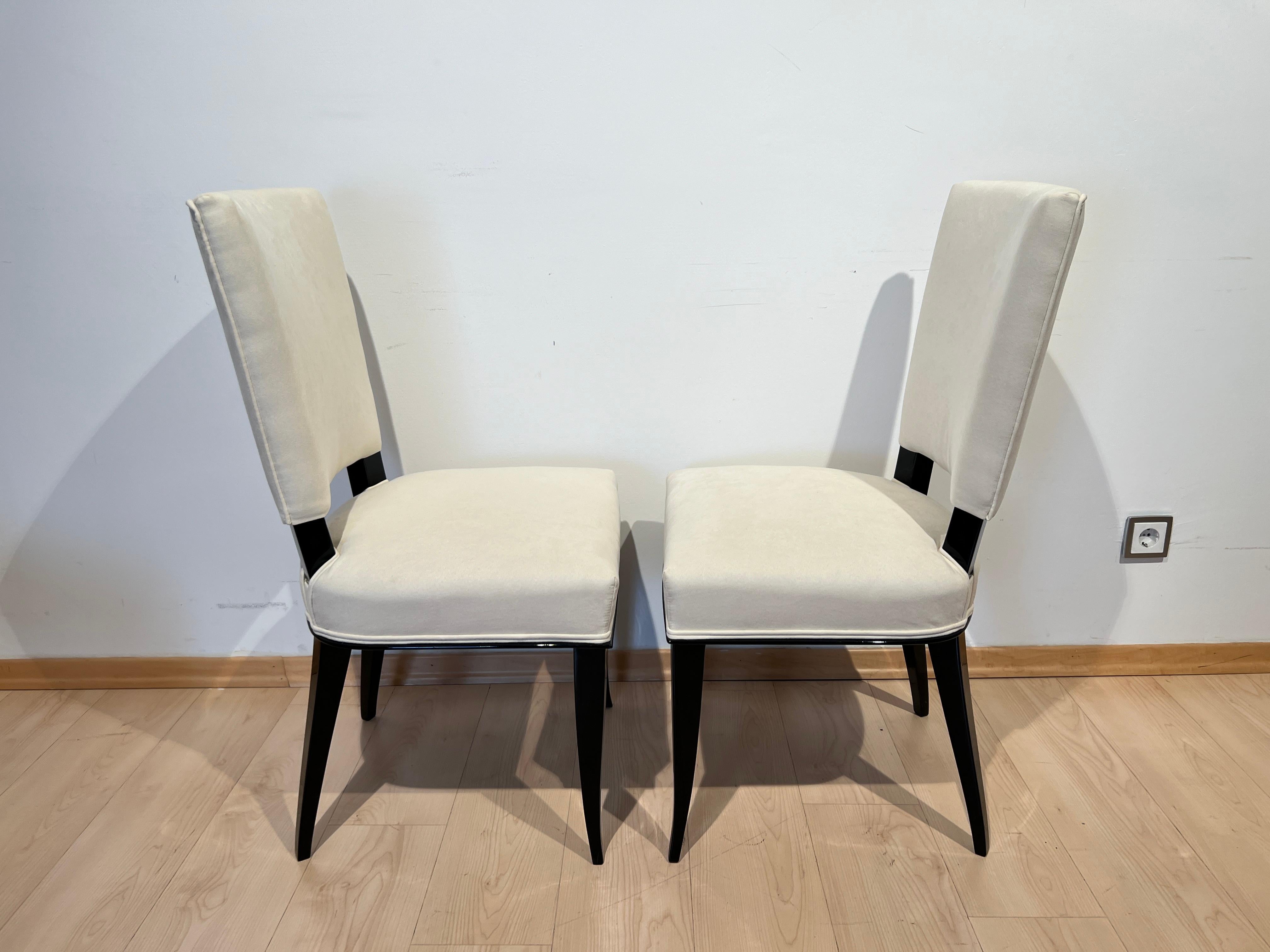 Set di 8 sedie da pranzo Art Deco, lacca nera, creme velour, Francia circa 1930 in vendita 11
