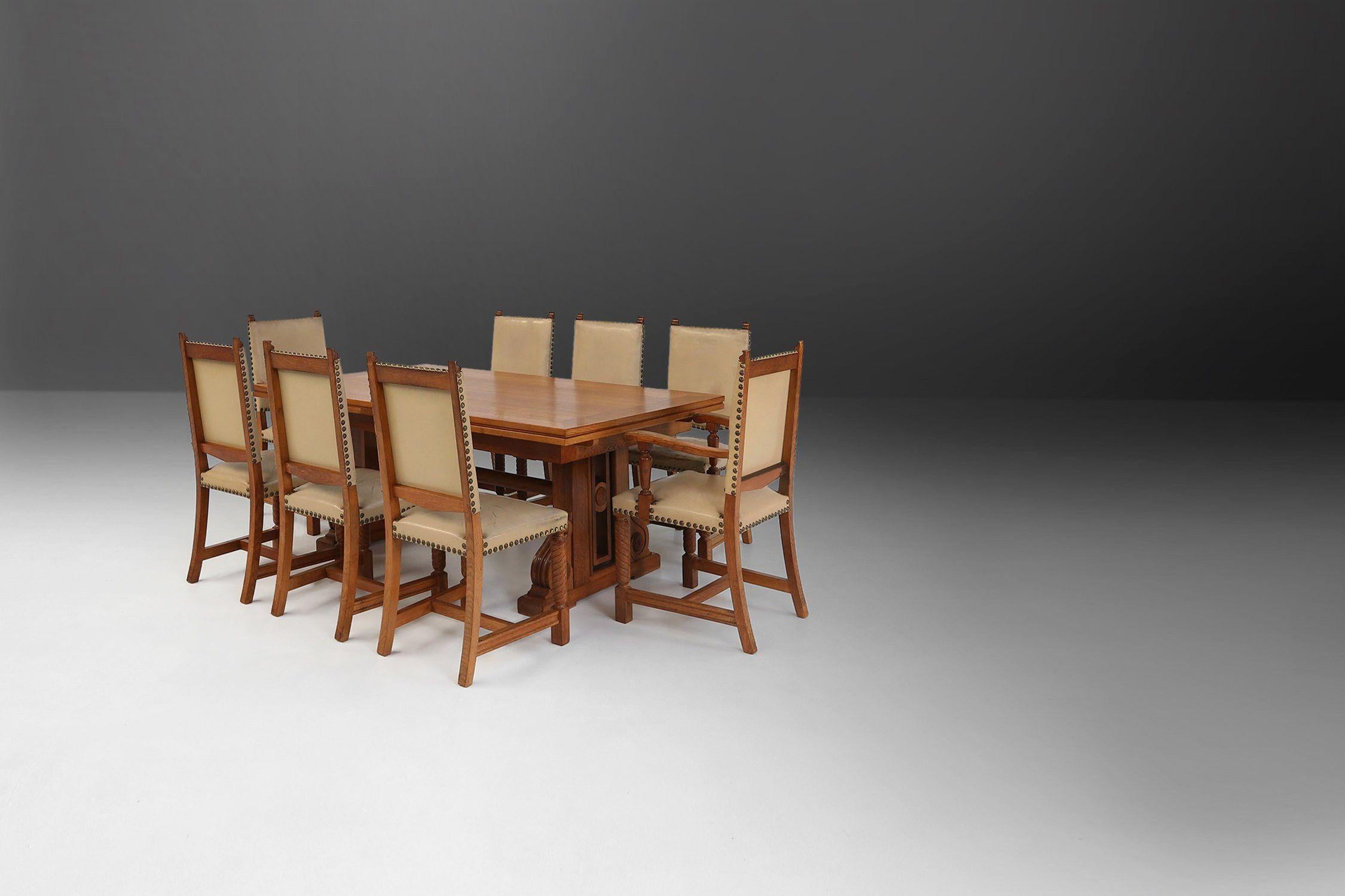 Art déco Ensemble de 8 chaises de salle à manger Art Déco en chêne et cuir, années 1940 en vente