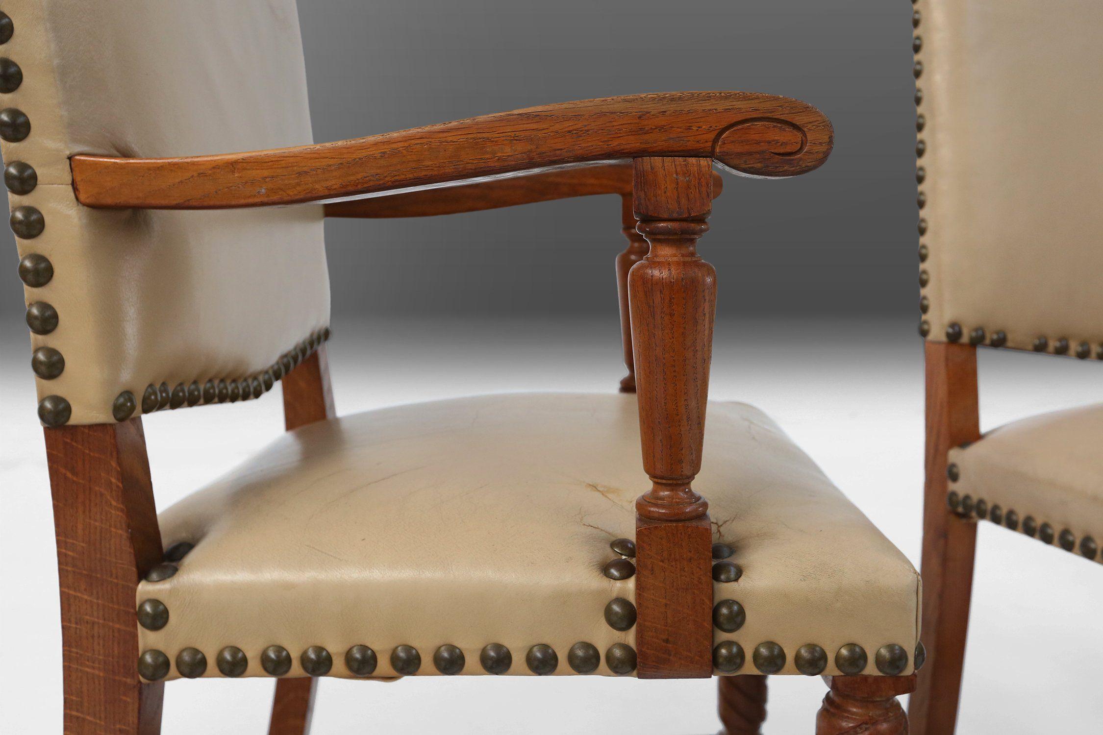 Milieu du XXe siècle Ensemble de 8 chaises de salle à manger Art Déco en chêne et cuir, années 1940 en vente