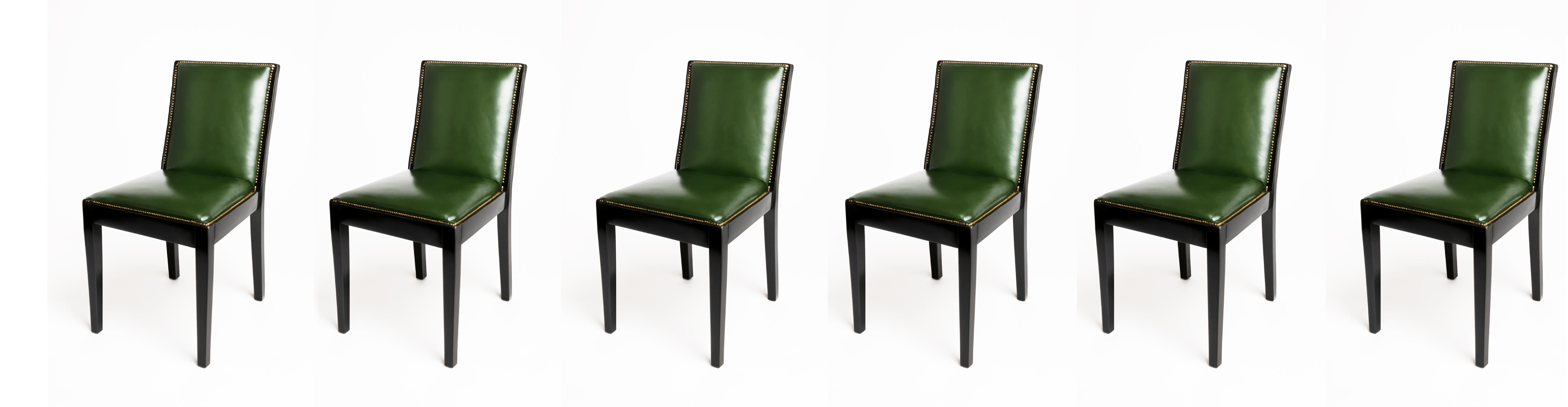 Set di 8 sedie da pranzo Art Deco in pelle laccata nera, 20° secolo in vendita 12