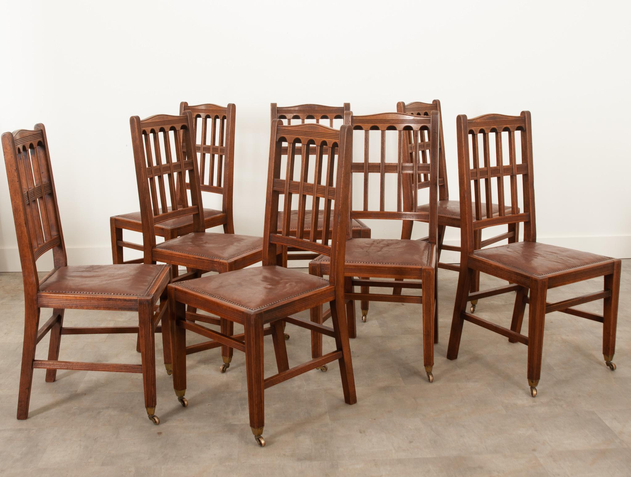Ensemble de 8 chaises de salle à manger Arts & Crafts en vente 6