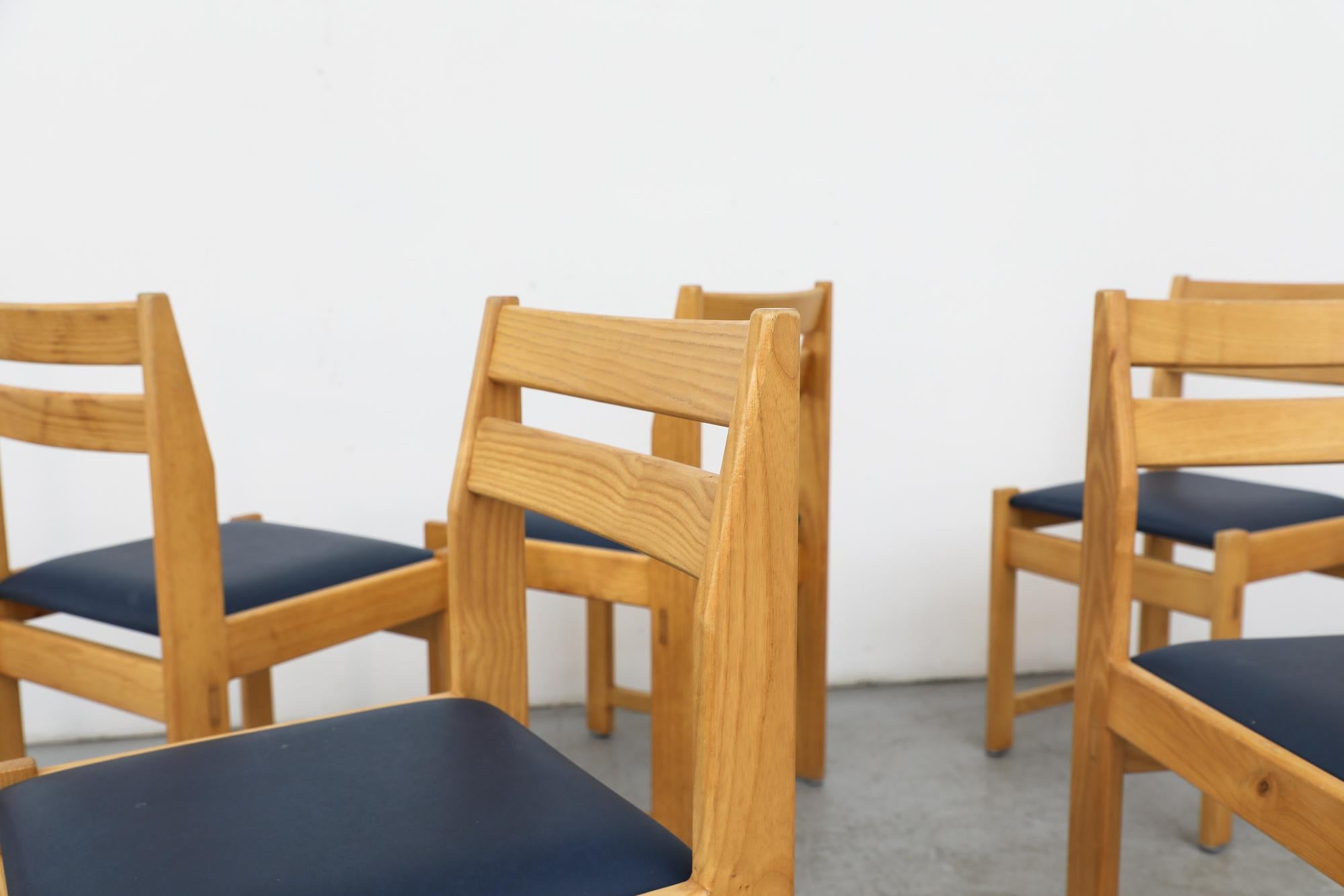 Set of Eight Ate van Apeldoorn Oak & Blue Skai Dining Chairs for Houtwerk Hattem In Good Condition For Sale In Los Angeles, CA