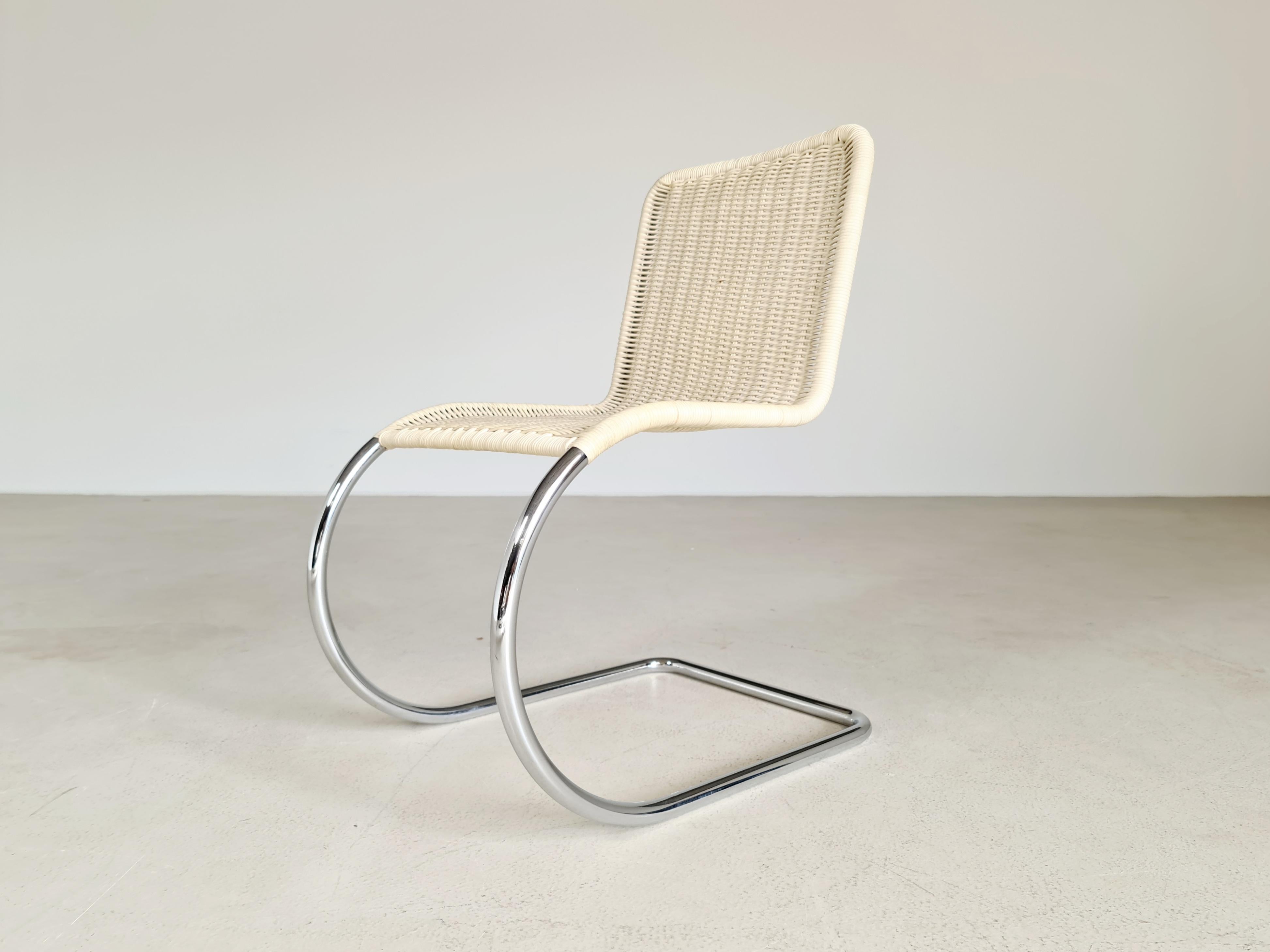 Set of 8 B42/1 Tecta Creme White Cane Dining Chairs, 1960s In Good Condition In amstelveen, NL