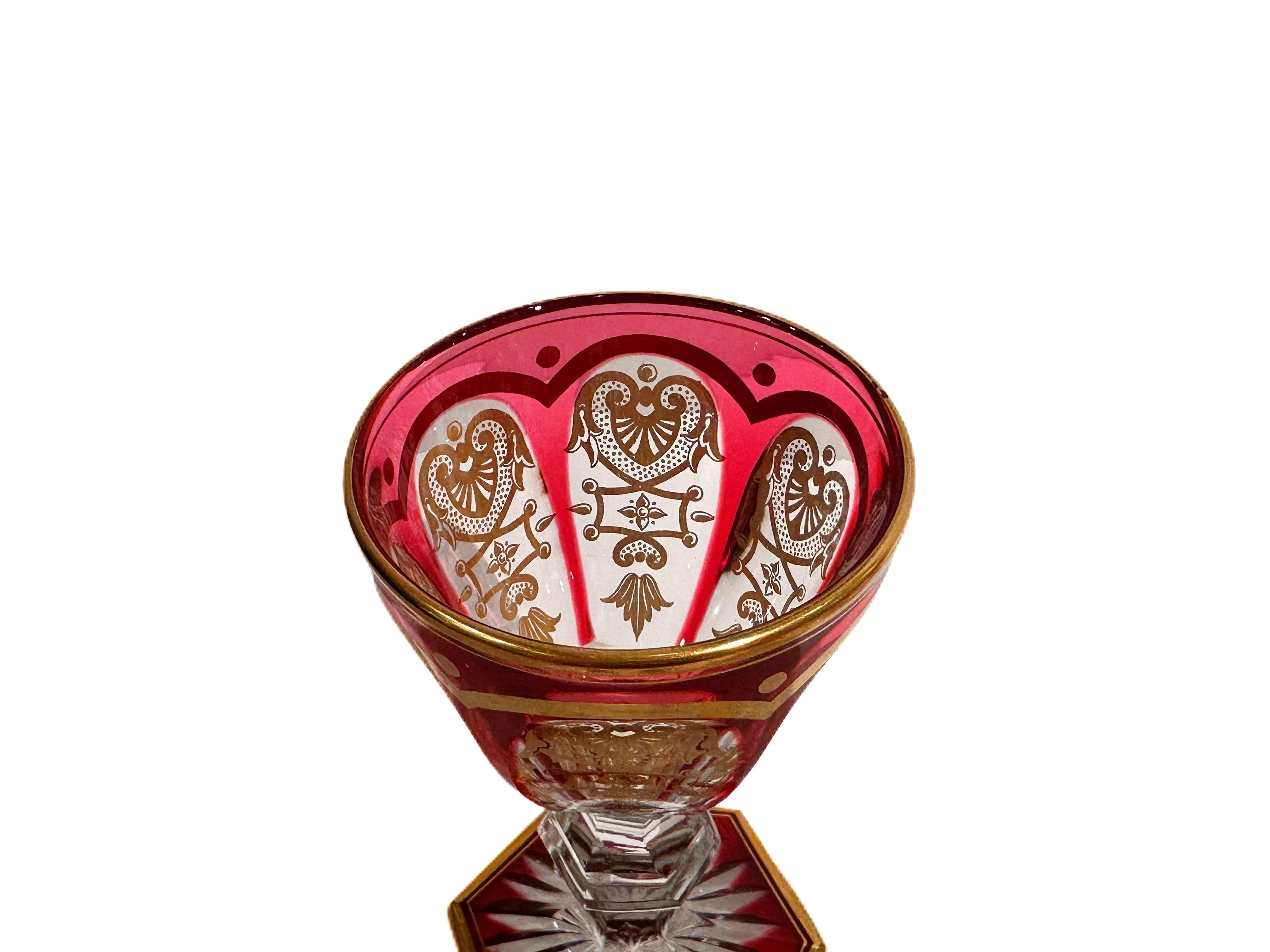 Cristallo Set di 8 cordiali di cristallo Baccarat Harcourt Empire Ruby-Overlay in vendita