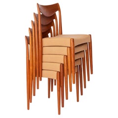 Set of 8 “Bambi” Teak Dining Chairs by Rastad & Relling for Gustav Bahus, Norway