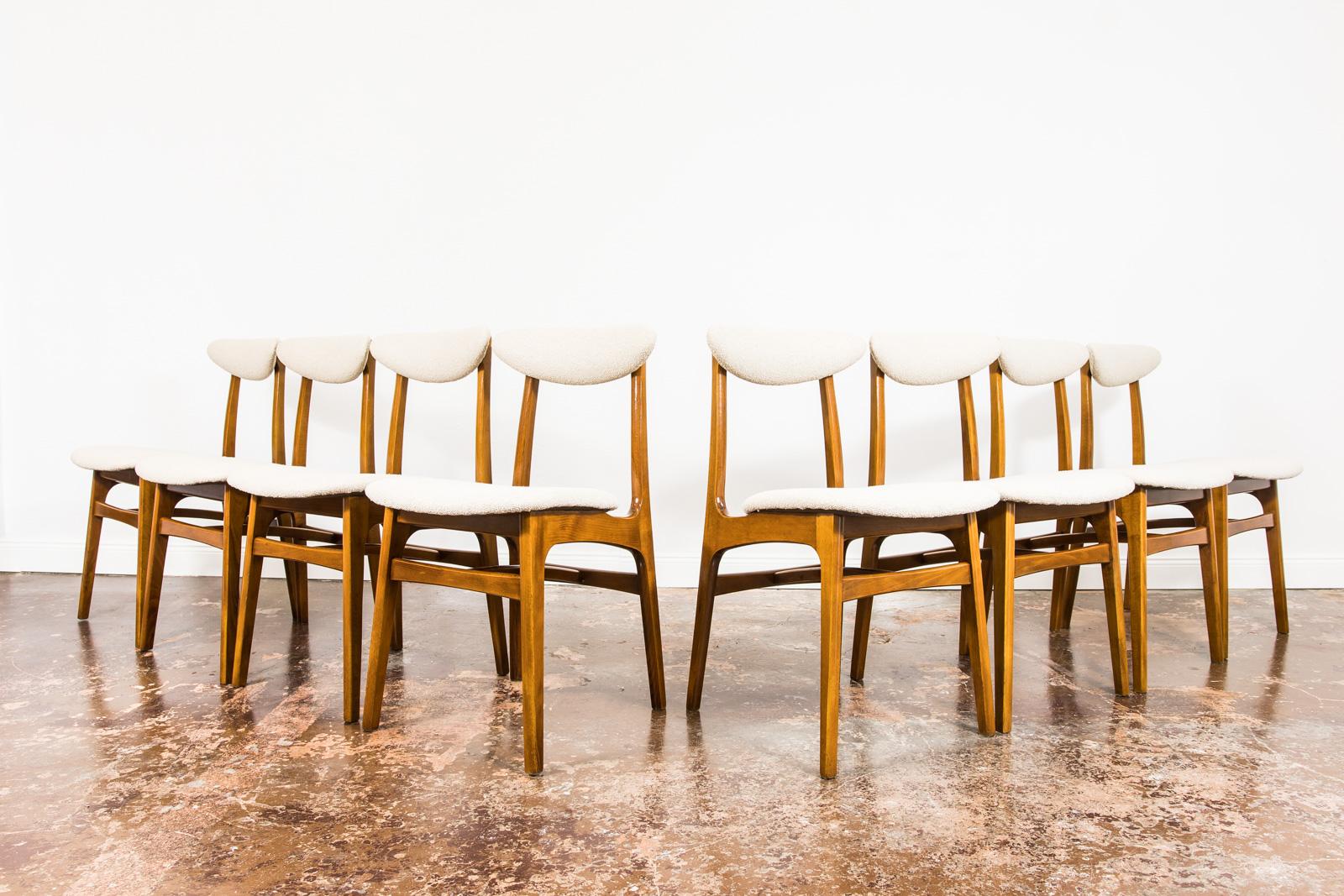 Set of 8 Beige Restored Vintage Chairs by Rajmund Teofil Halas, 1960's, Poland.

Set of 8 chairs 