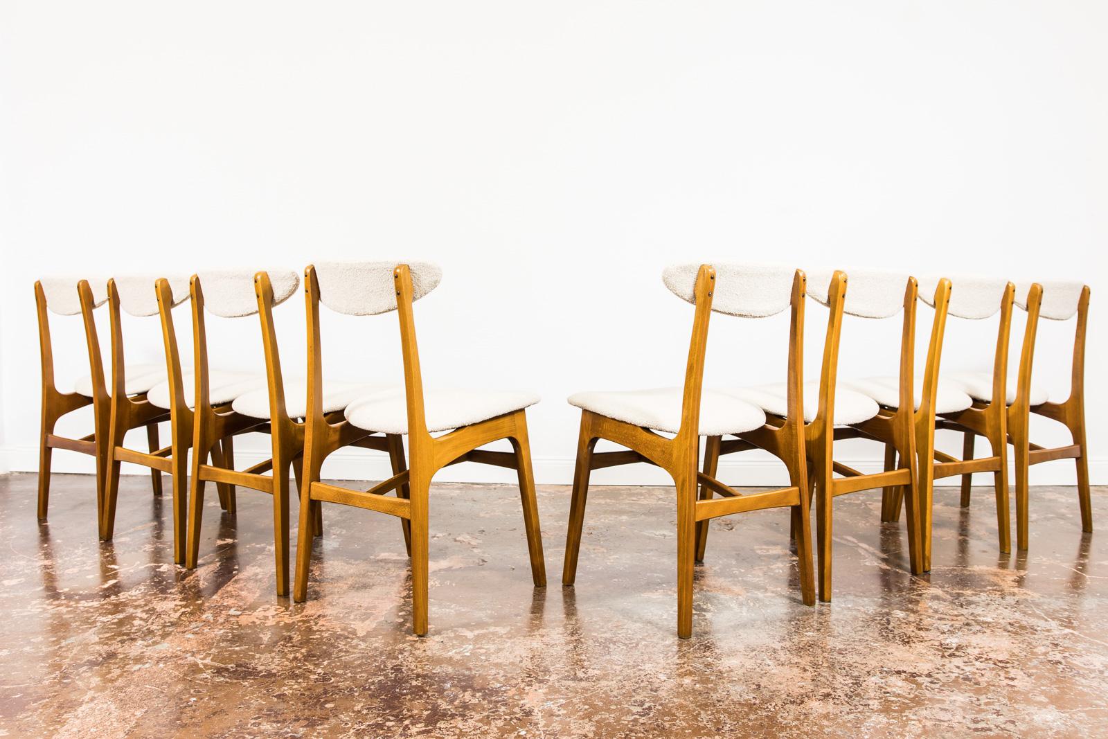 Mid-Century Modern Set of 8 Beige Restored Vintage Chairs by Rajmund Teofil Hałas, 1960's