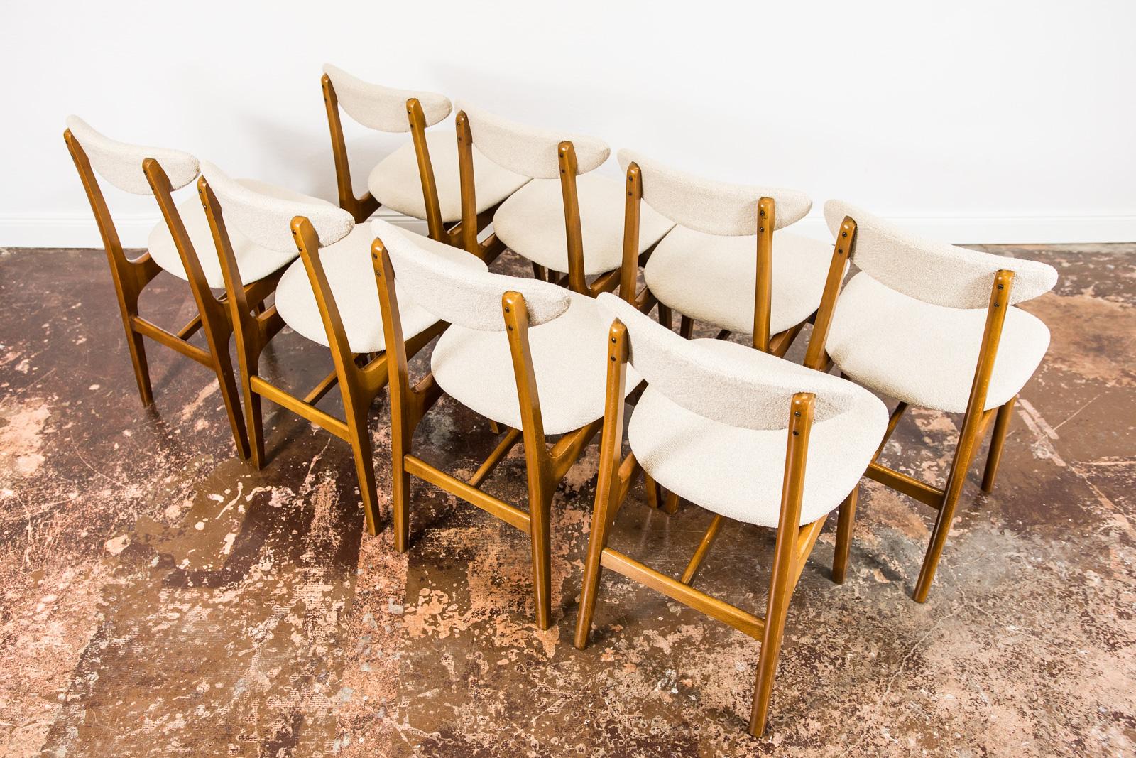 Set of 8 Beige Restored Vintage Chairs by Rajmund Teofil Hałas, 1960's In Good Condition In Wroclaw, PL