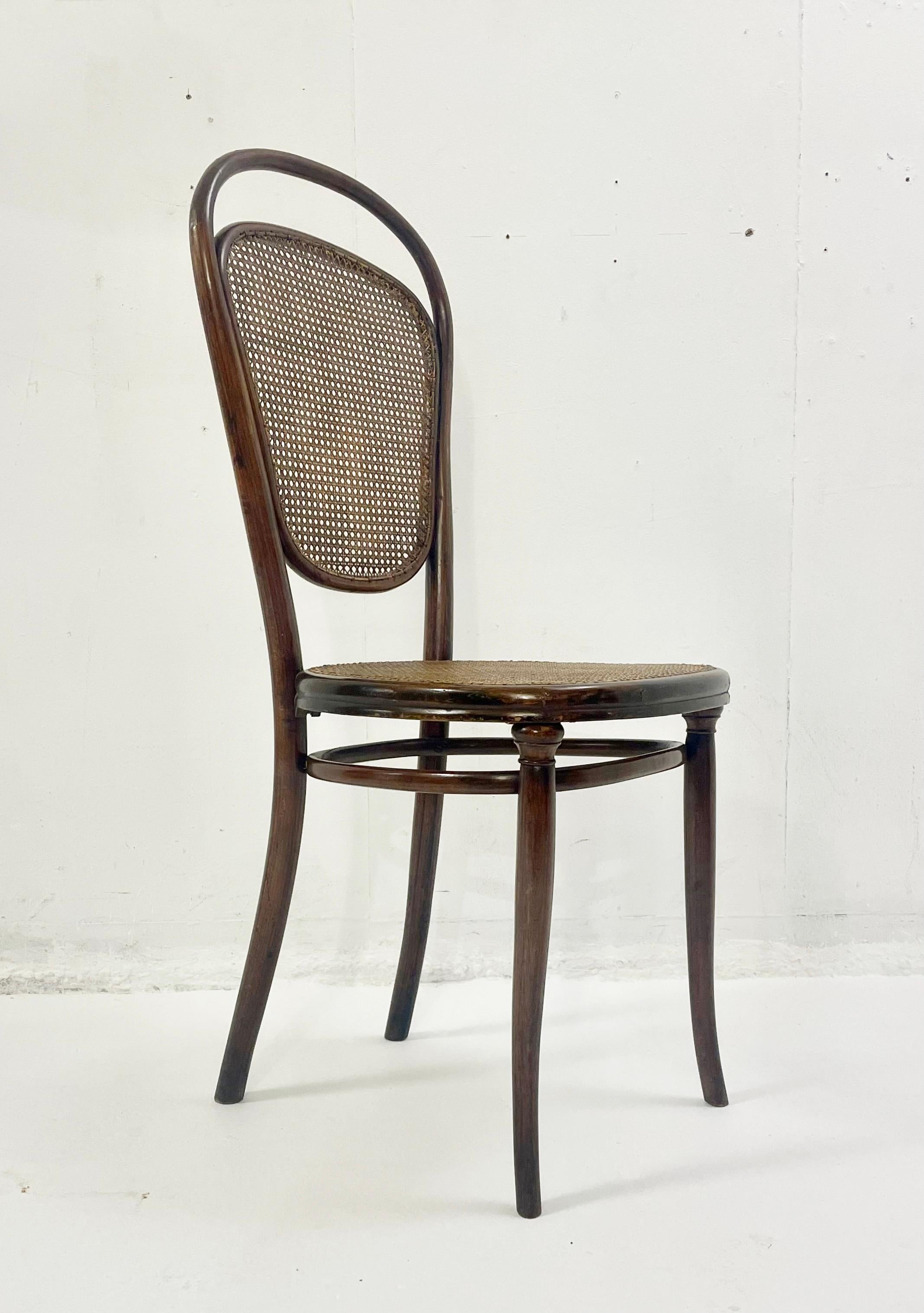 Mid-20th Century Set of 8 Bentwood Caning Chairs by Thonet, Austria 1930s For Sale