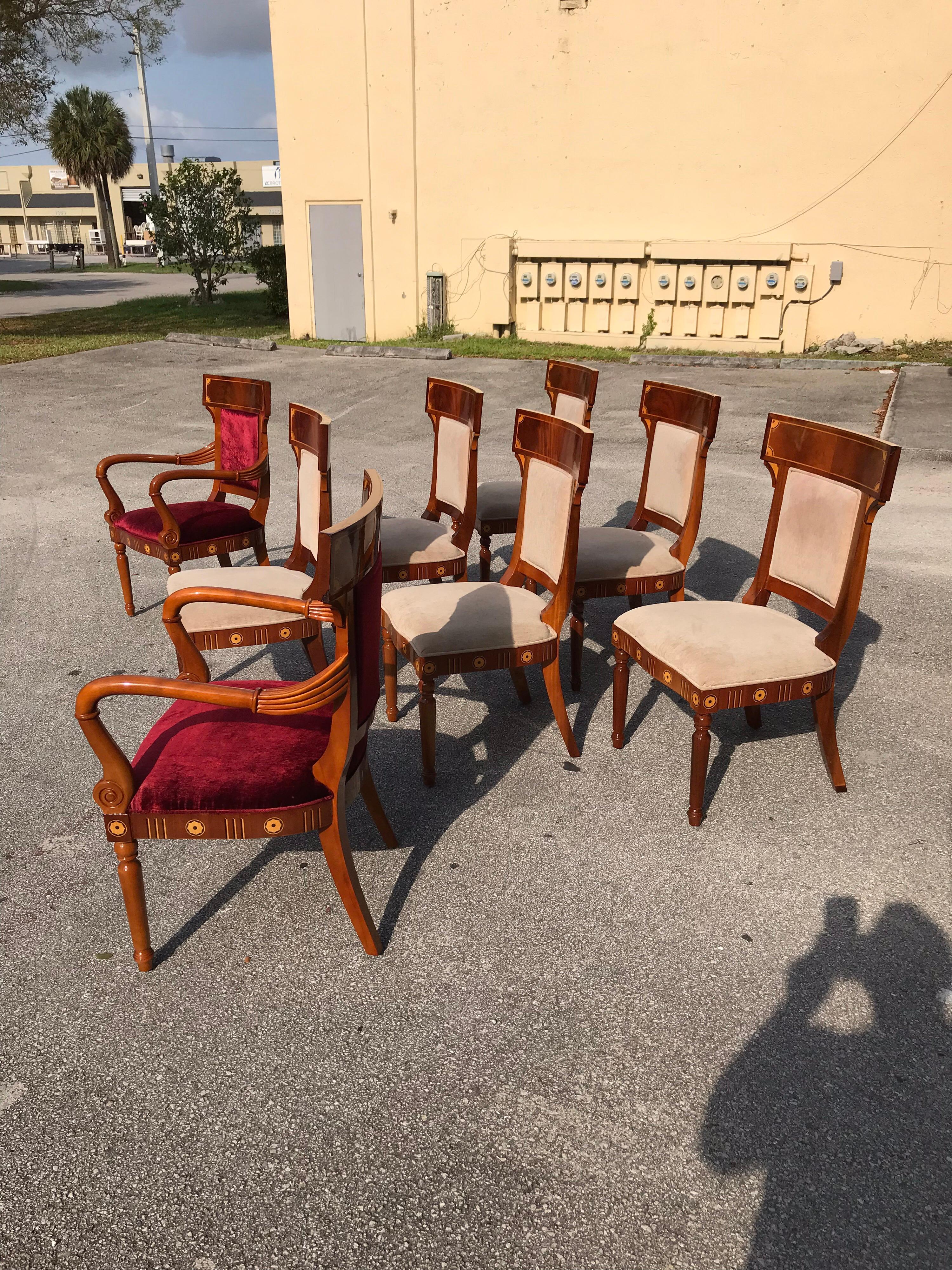 Early 20th Century Set of 8 Biedermeier Style Flame Mahogany Dining Chairs, circa 1910s
