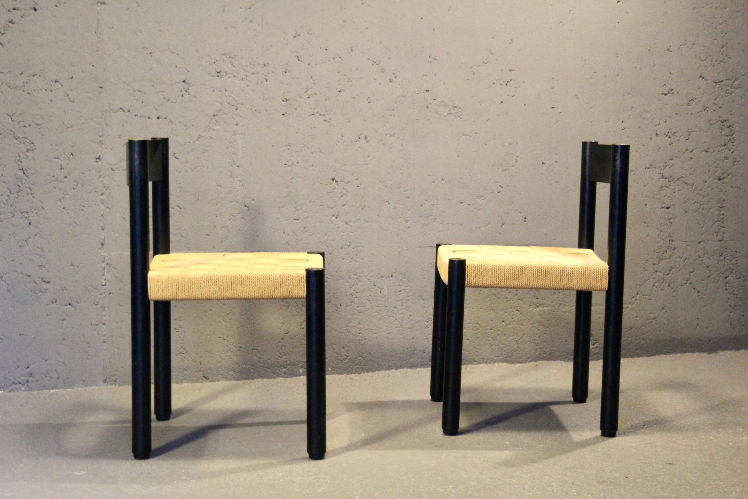 Svizzero Set di 8 sedie in bianco e nero in vendita