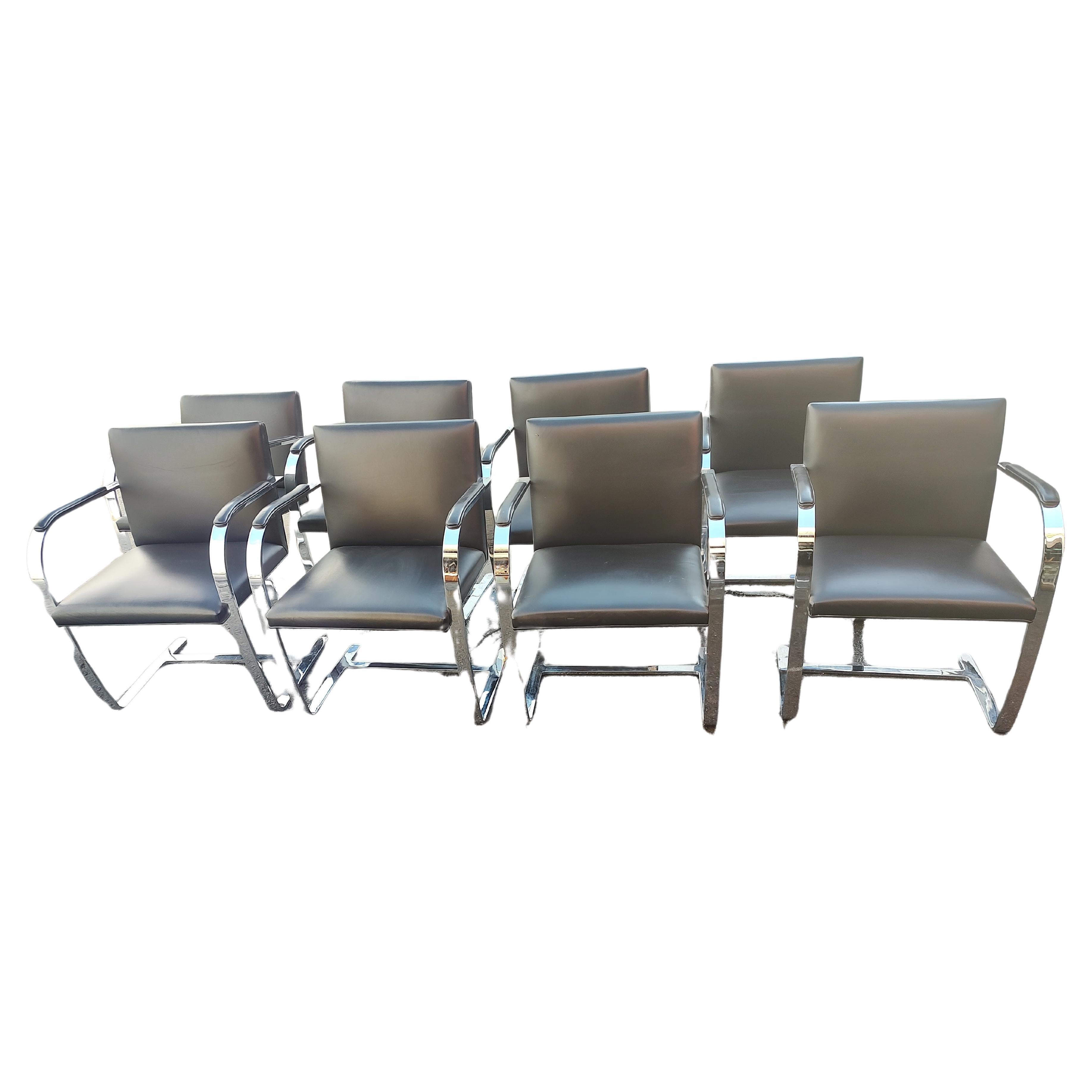 Late 20th Century Set of 8 Knoll Black Leather Flat Bar Brno Chairs by Ludwig Mies van der Rohe  For Sale