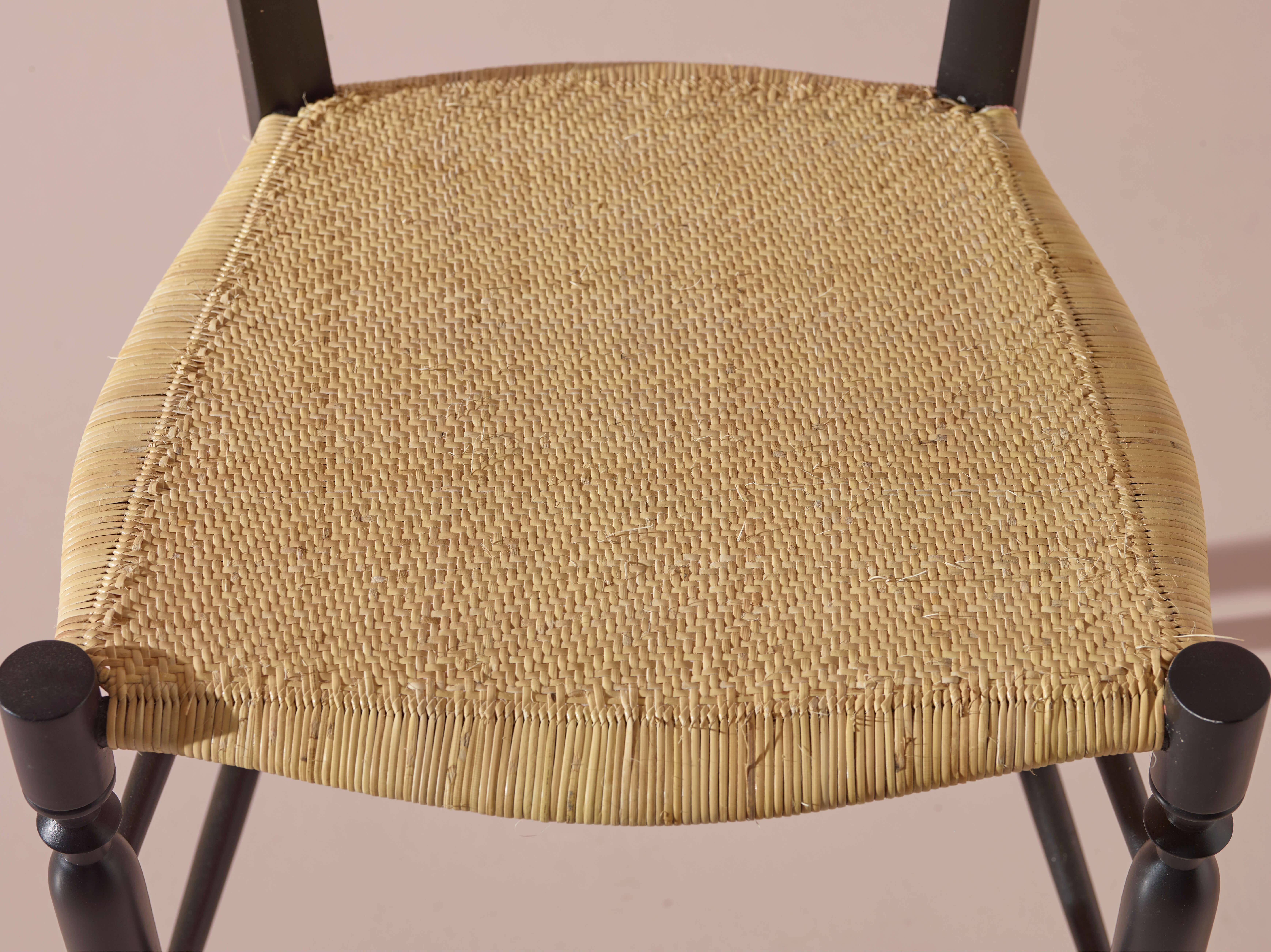 Ensemble de 8 chaises Chiavari en bois de hêtre teinté noir, modèle 