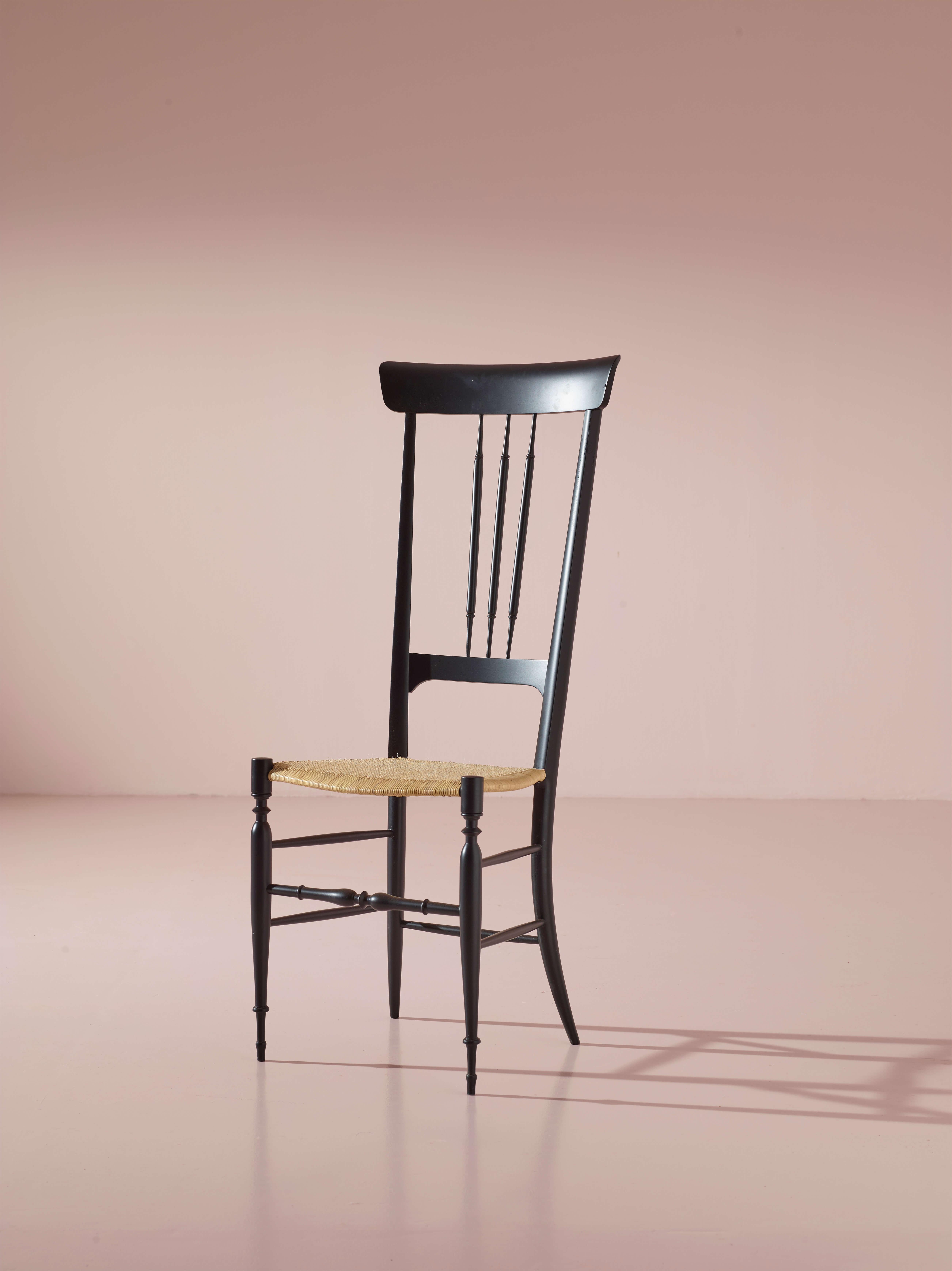 italien Ensemble de 8 chaises Chiavari en bois de hêtre teinté noir, modèle 