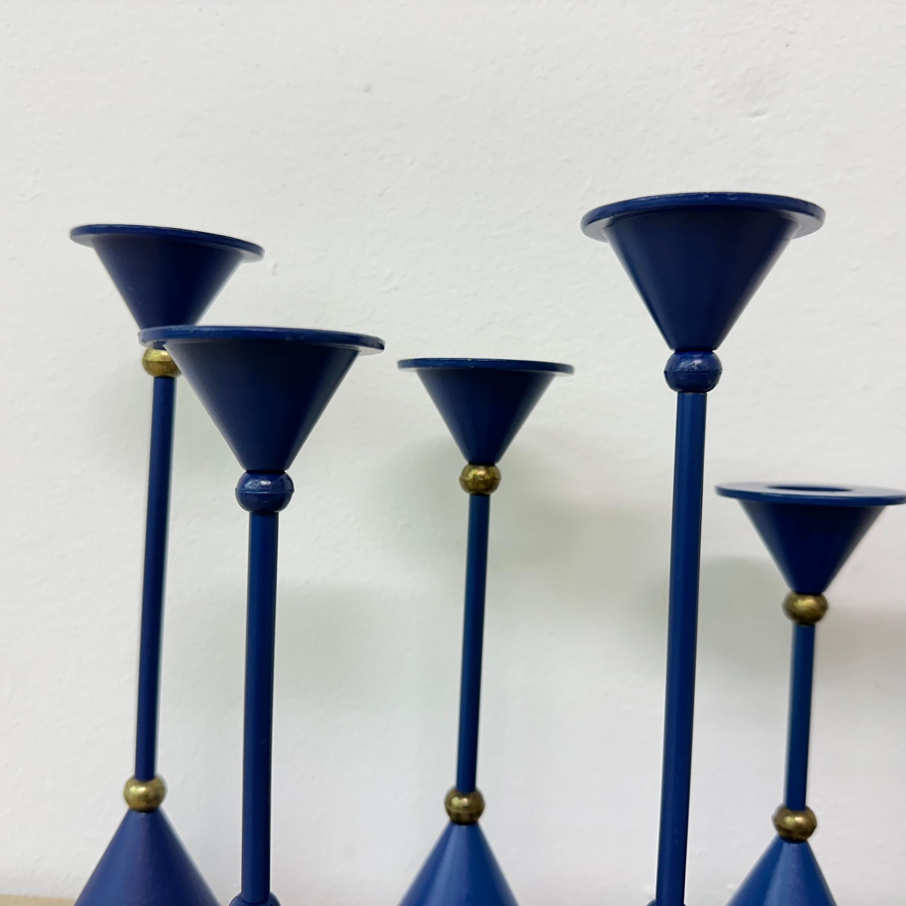 Set di 8 candele blu in stile Memphis, anni '80 in vendita 1