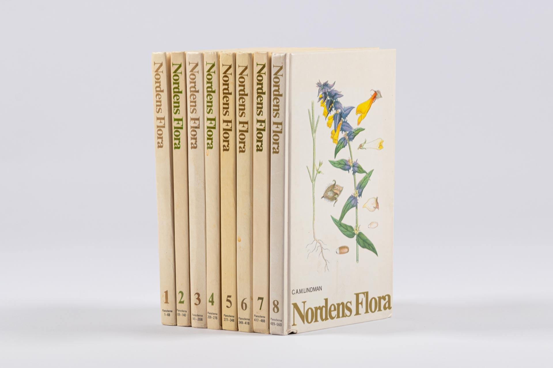 Conjunto de 8 libros con flores, Nordens Flora, Suecia, Siglo XX Sueco en venta