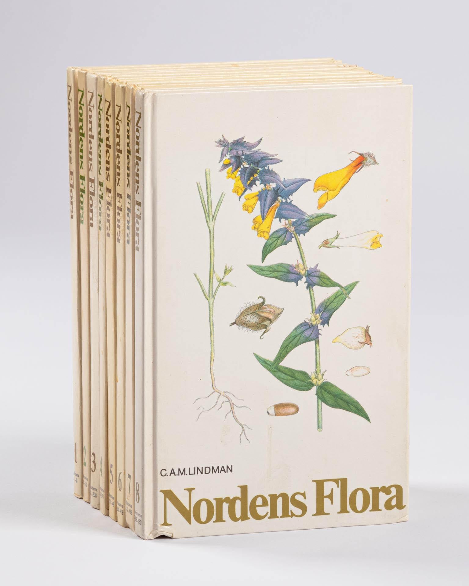 Conjunto de 8 libros con flores, Nordens Flora, Suecia, Siglo XX Papel en venta