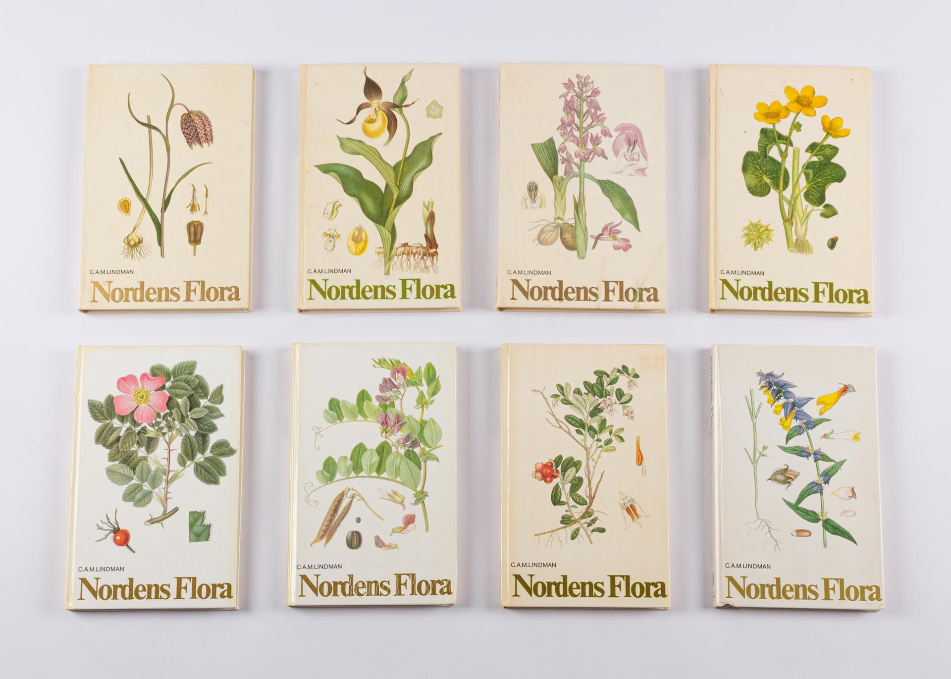 Conjunto de 8 libros con flores, Nordens Flora, Suecia, Siglo XX en venta 1