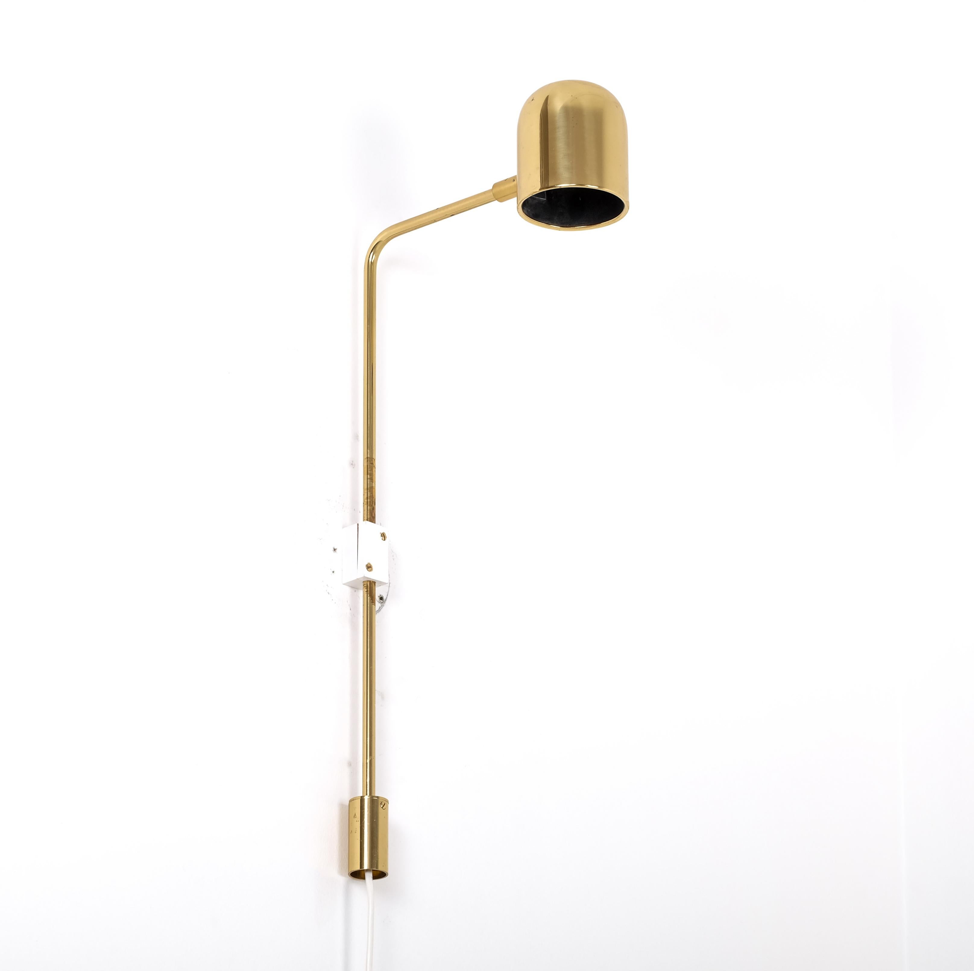 Set of 8 Brass Wall Lamps, Bergboms, Sweden, 1970s In Good Condition For Sale In Stockholm, SE