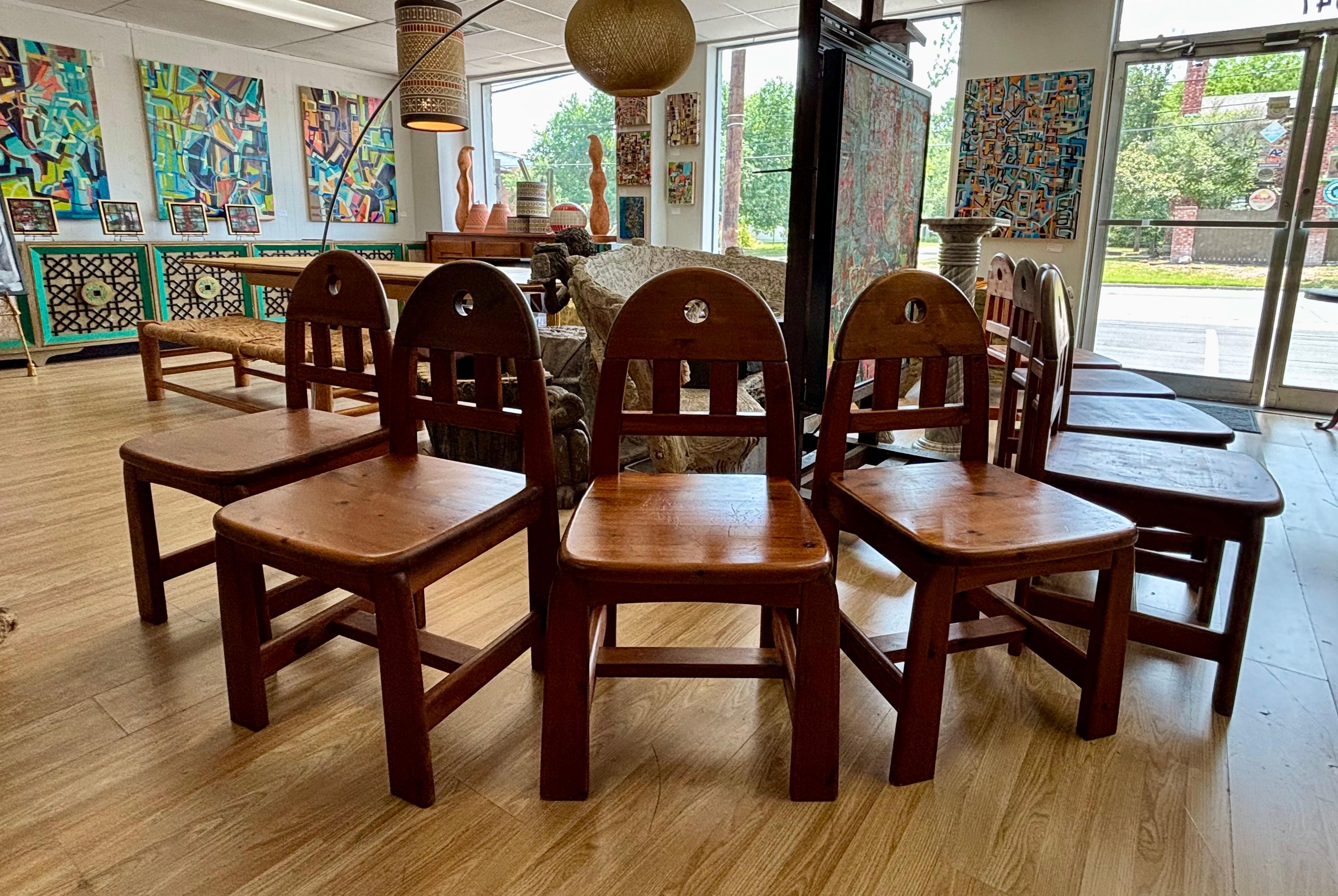 Set di 8 sedie da pranzo brutaliste in pino di Wasa Möbel, Germania, CIRCA ANNI 70 in vendita 3