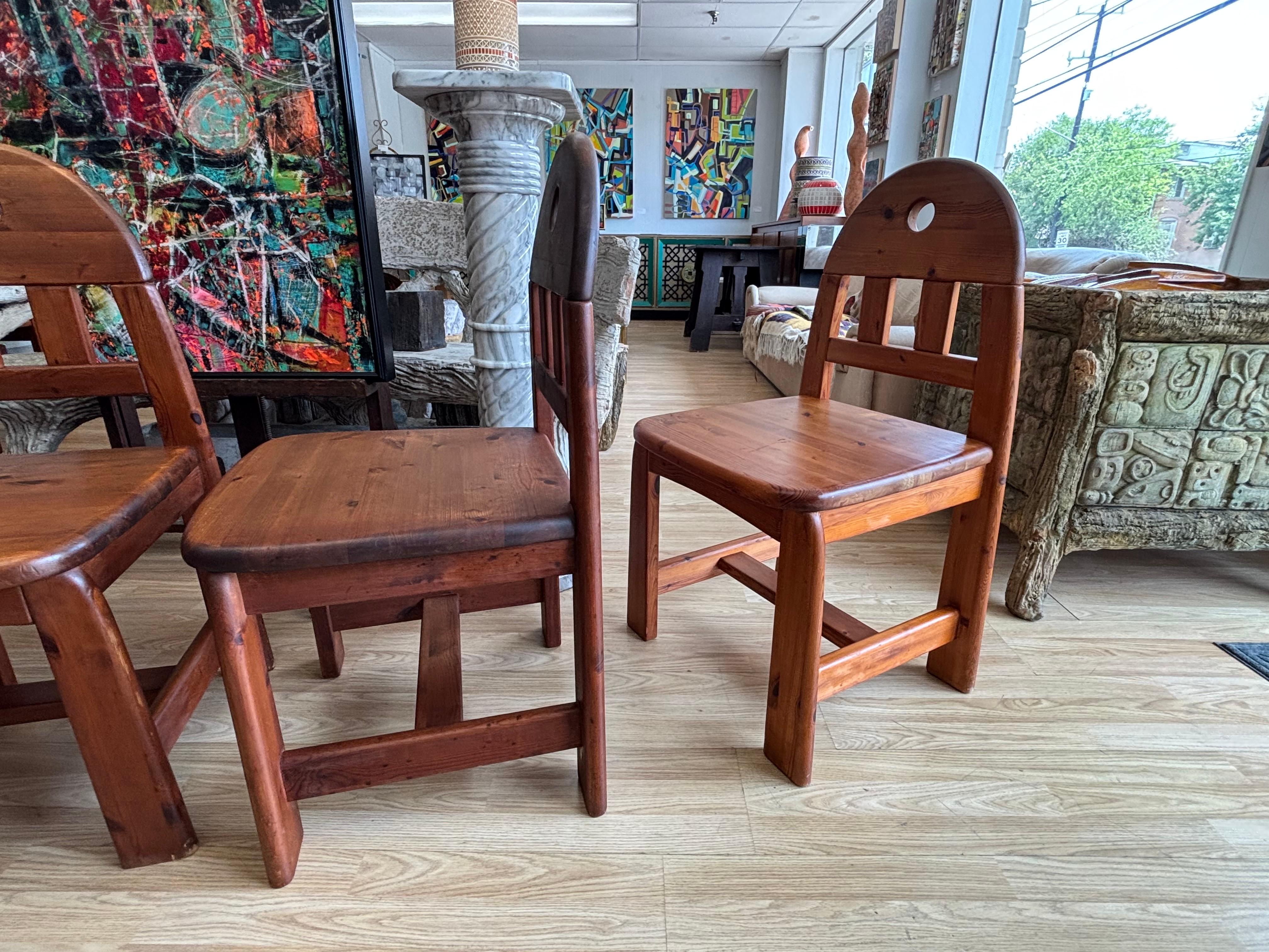 Set di 8 sedie da pranzo brutaliste in pino di Wasa Möbel, Germania, CIRCA ANNI 70 In condizioni buone in vendita a San Antonio, TX