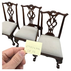 Set of 8 Carved Mahogany Chippendale Style Chairs by Henredon MINT!