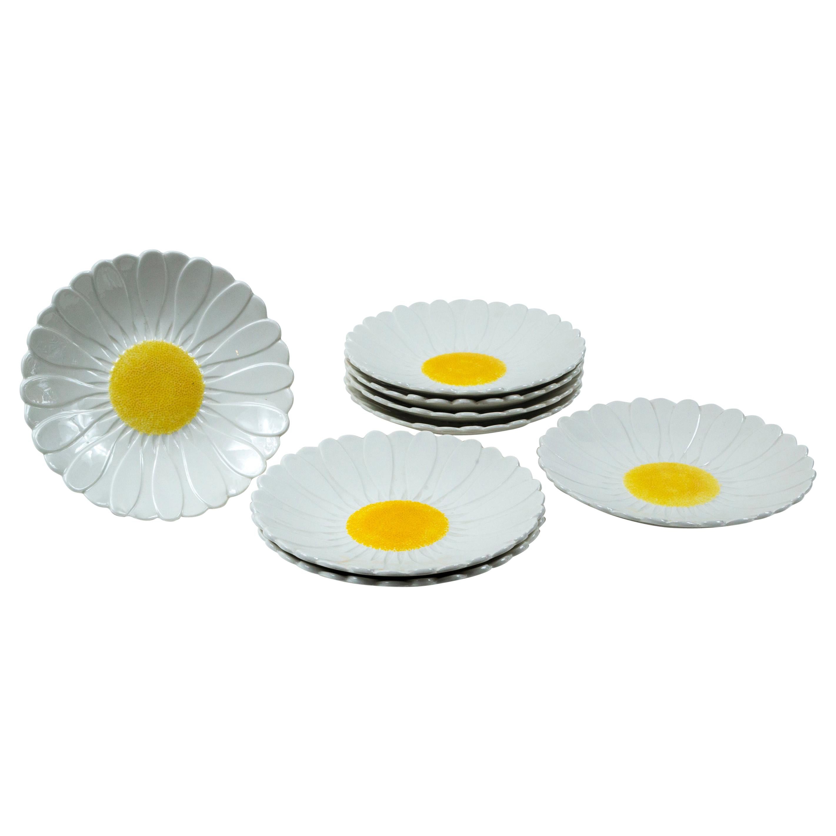Set of 8 Ceramic Daisy Plates, Gien, France, circa 1950's
