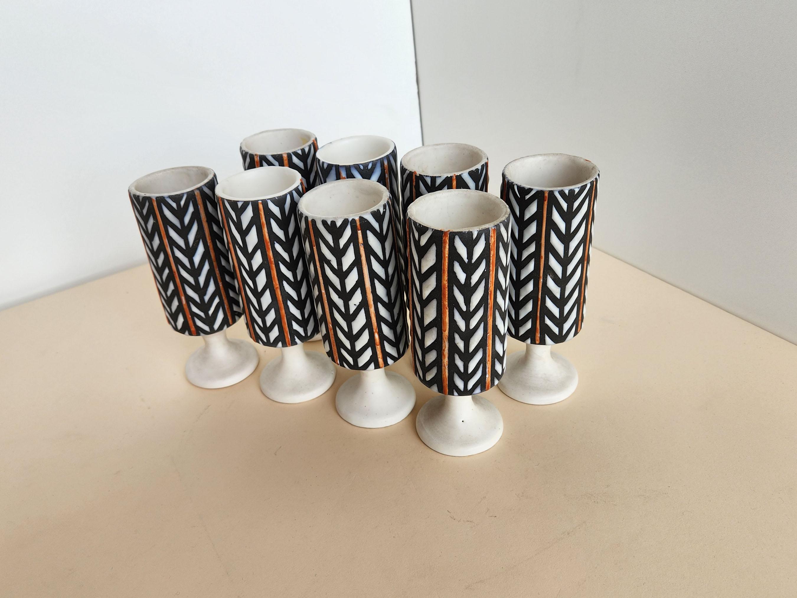 French Roger Capron - Set of 8 Ceramic Mugs with Abstract Motif For Sale