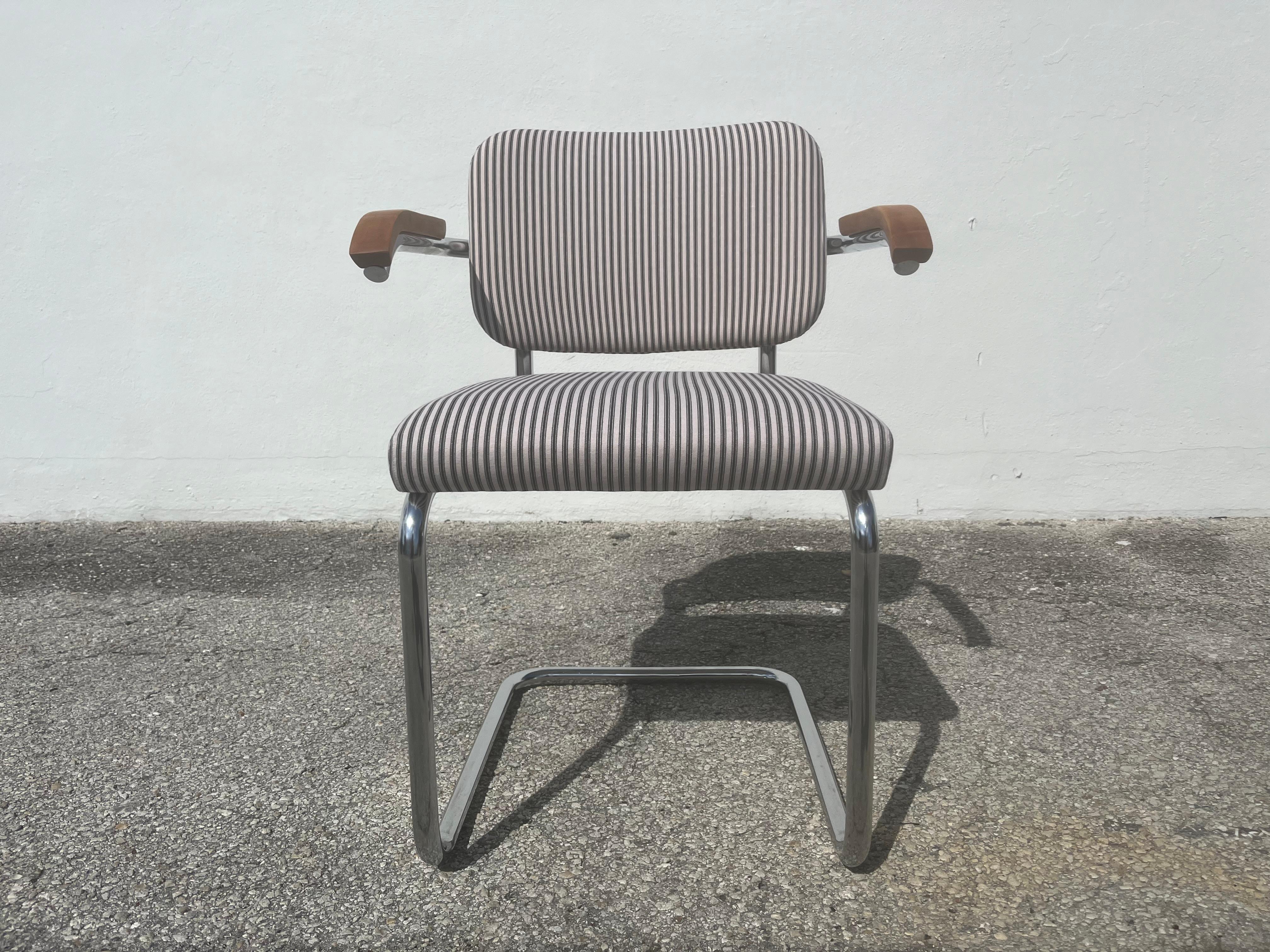 Set of 8 Cesca Upholstered Arm Chairs by Marcel Breuer for Knoll 1960s For Sale 5
