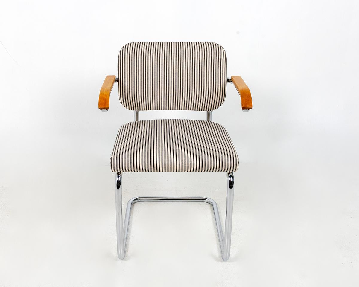 Mid-Century Modern Set of 8 Cesca Upholstered Arm Chairs by Marcel Breuer for Knoll 1960s For Sale